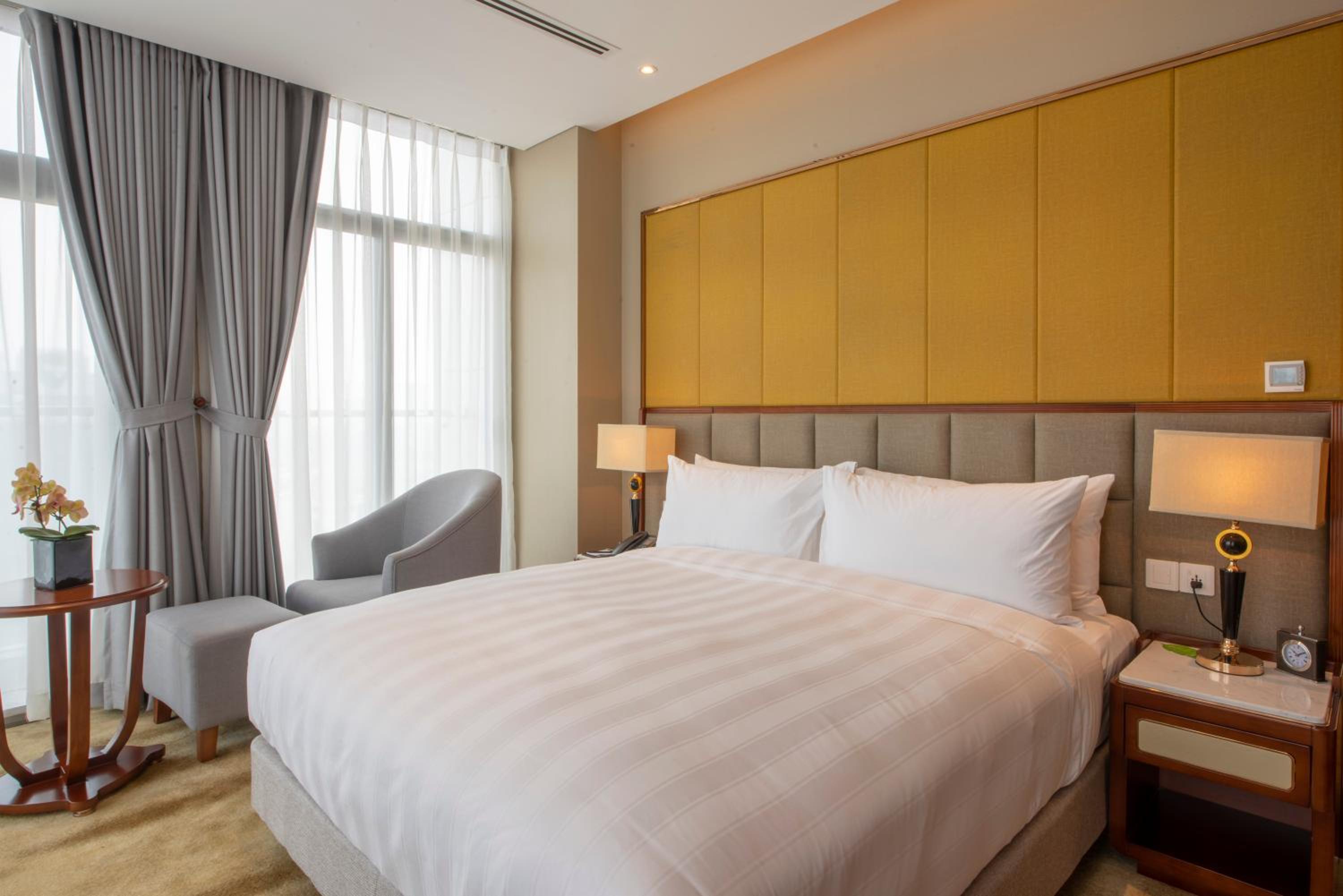 Junior King Suite
