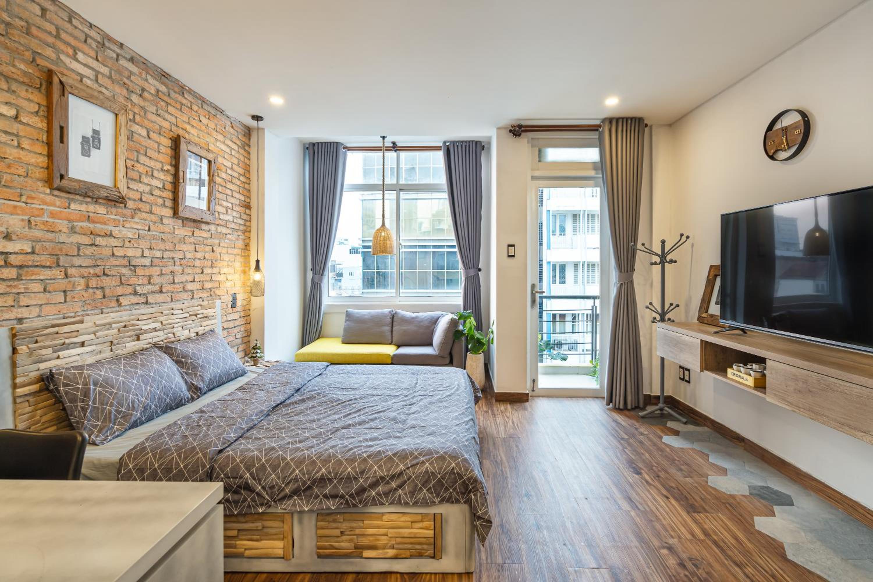 Standard Queen Room
