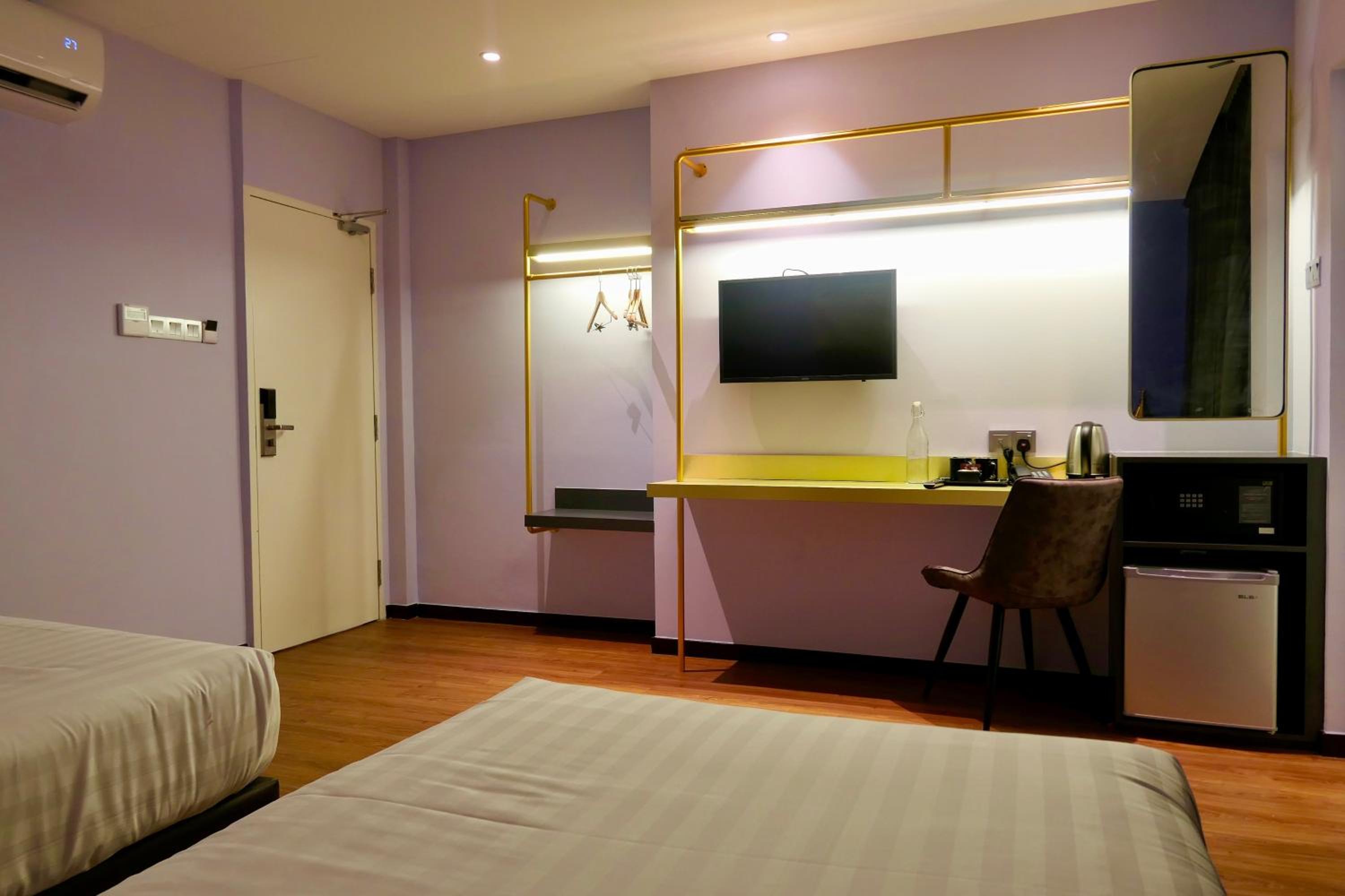 Counselor Twin Room - Photo 6