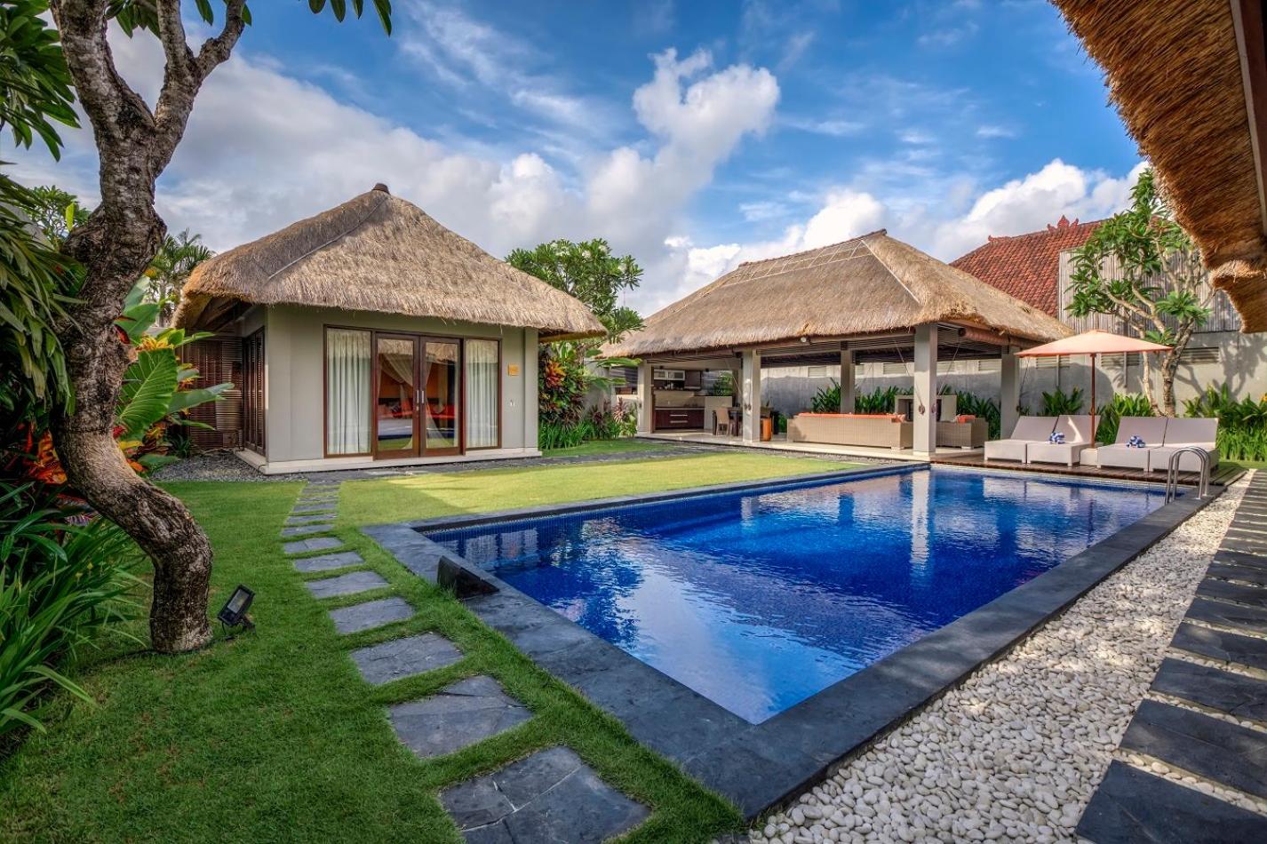 Three-Bedroom Pool Villa with Free Airport Pick Up - Photo 4