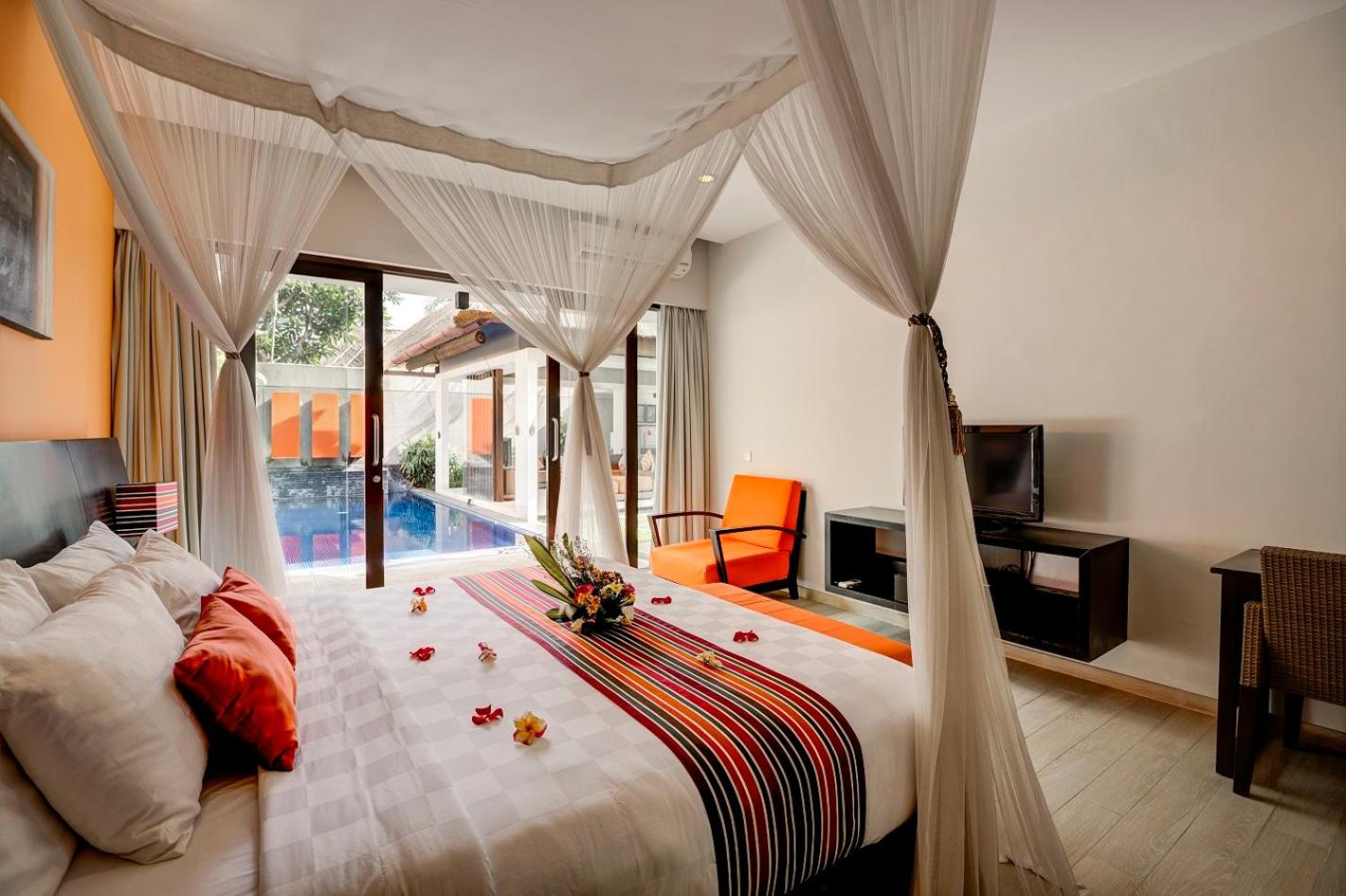 Three-Bedroom Royal Pool Villa with Free Airport Pick Up - Photo 14