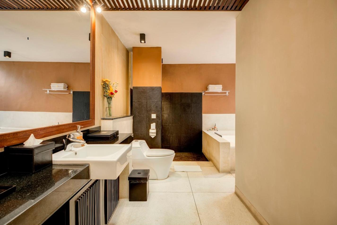 Three-Bedroom Royal Pool Villa with Free Airport Pick Up - Photo 10