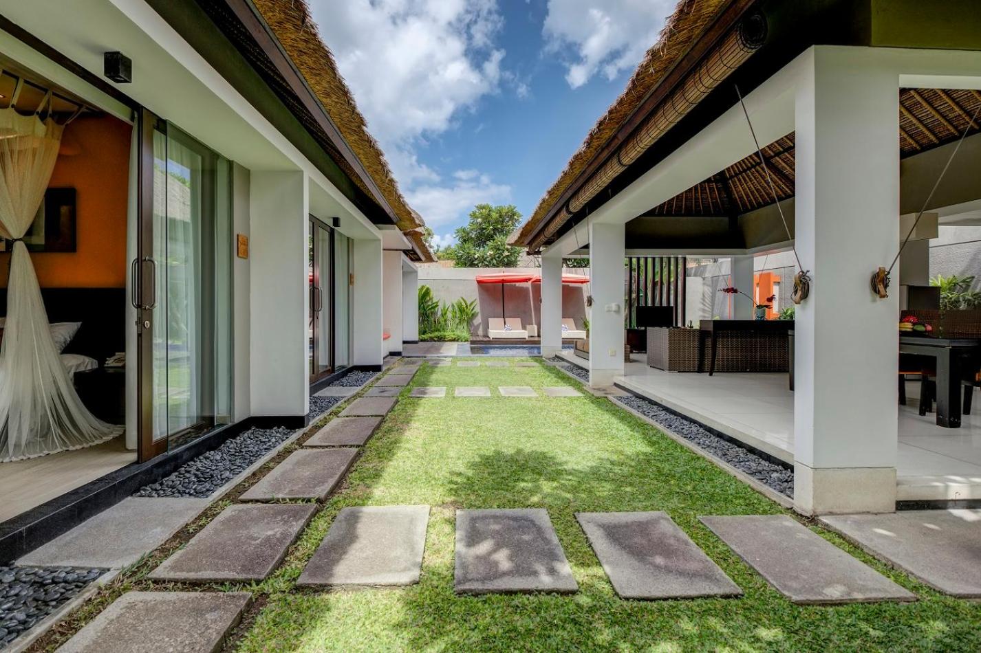 Three-Bedroom Royal Pool Villa with Free Airport Pick Up - Photo 3