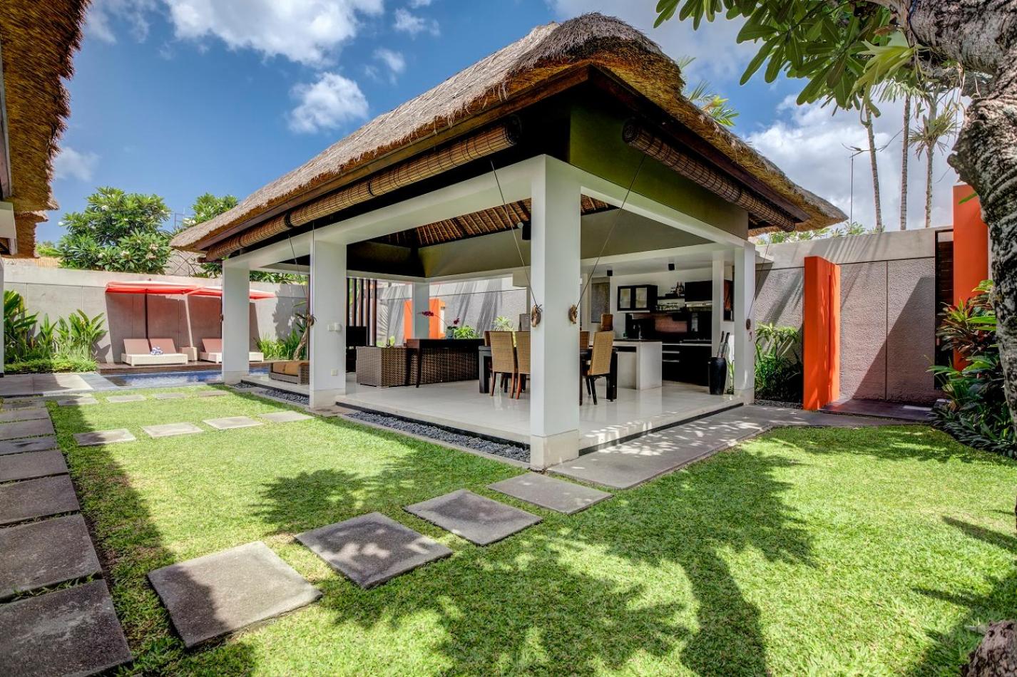 Three-Bedroom Royal Pool Villa with Free Airport Pick Up - Photo 4