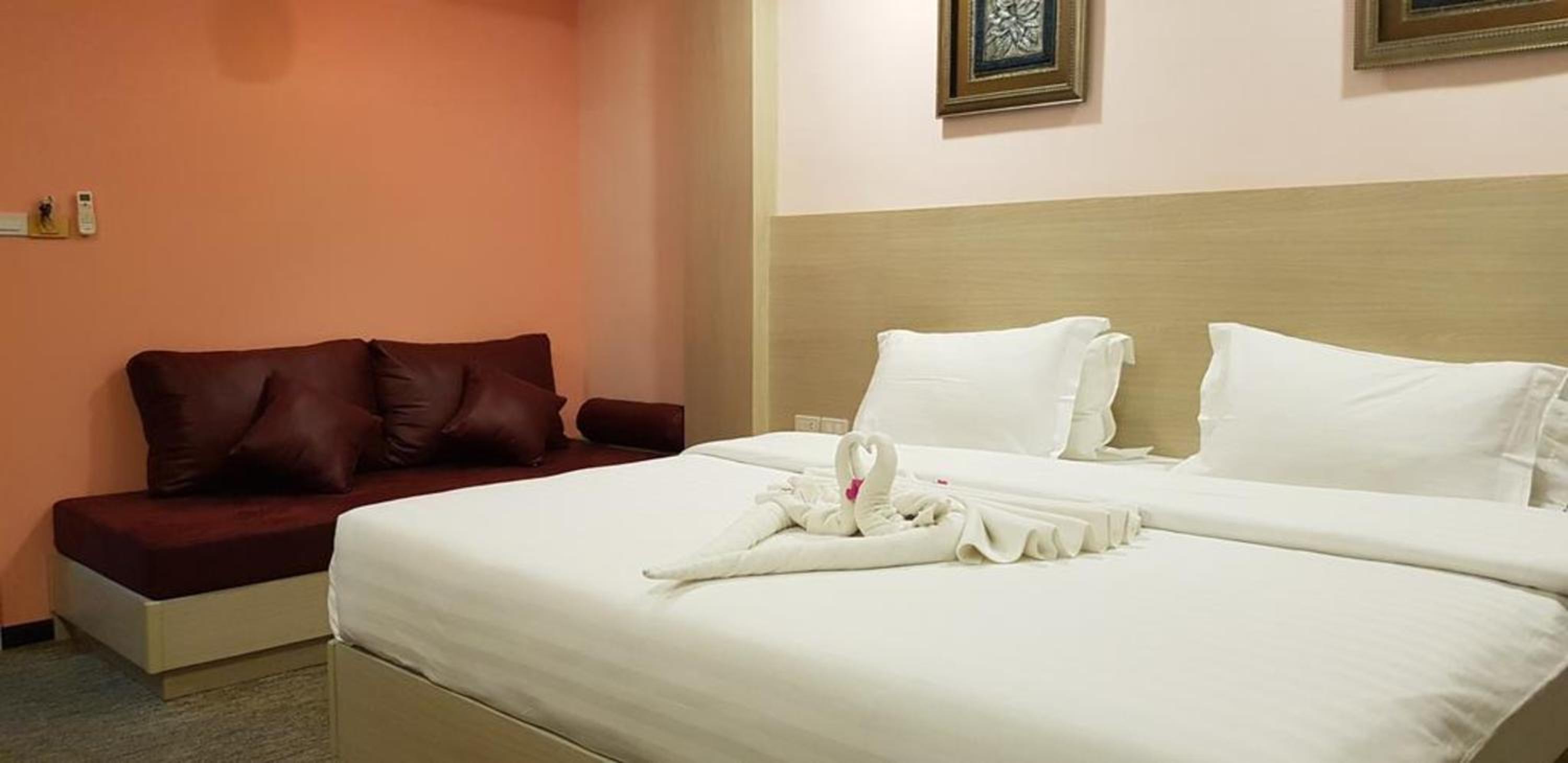 Deluxe Double or Twin Room - Photo 6