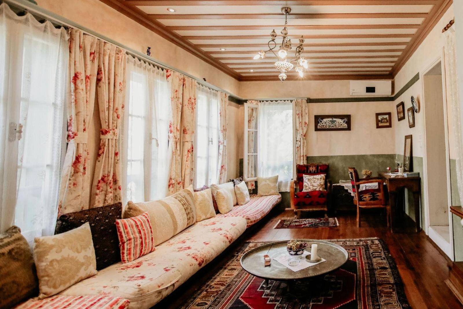 Deluxe Room - Photo 1