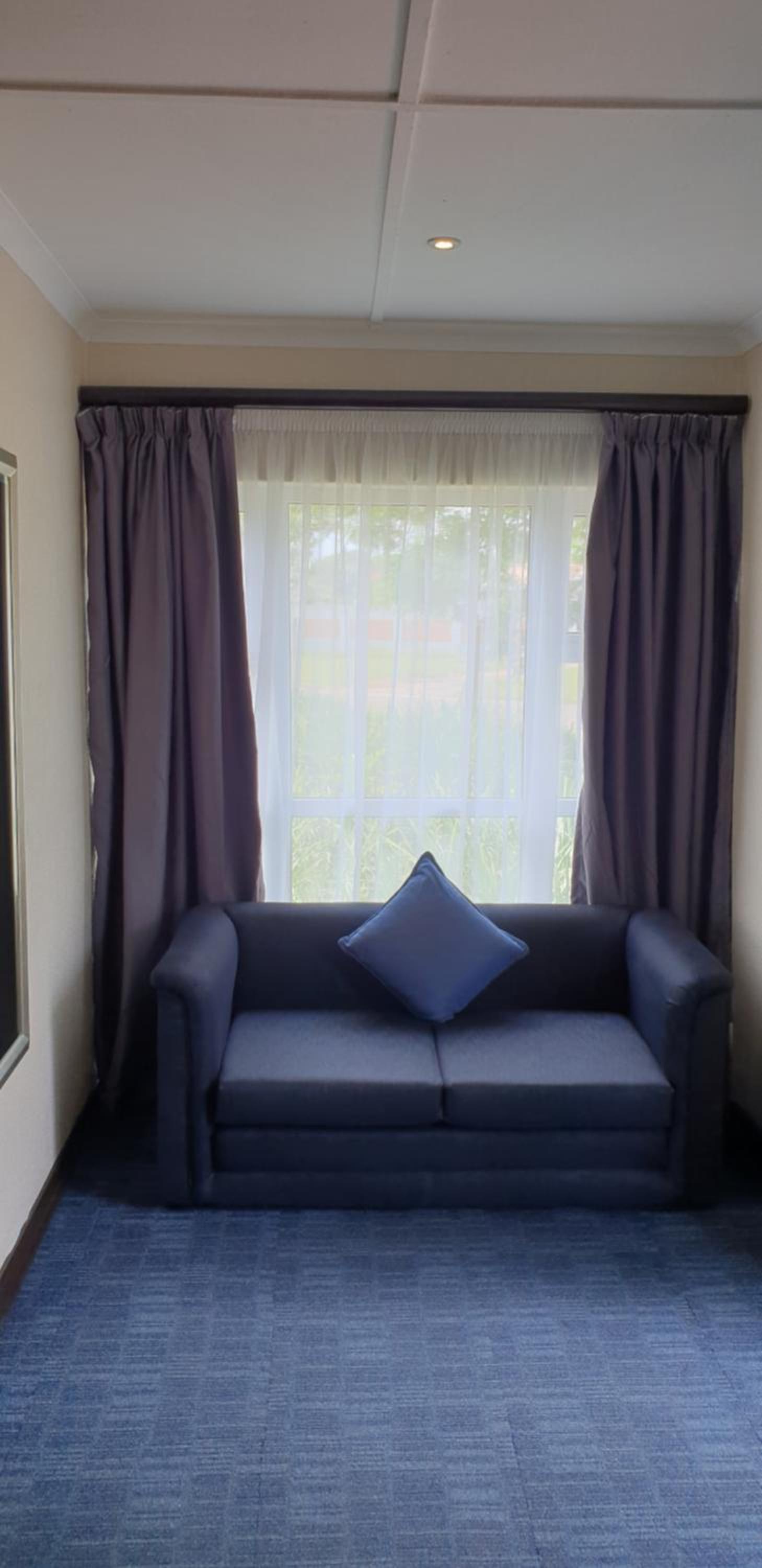 Family Room - Photo 6