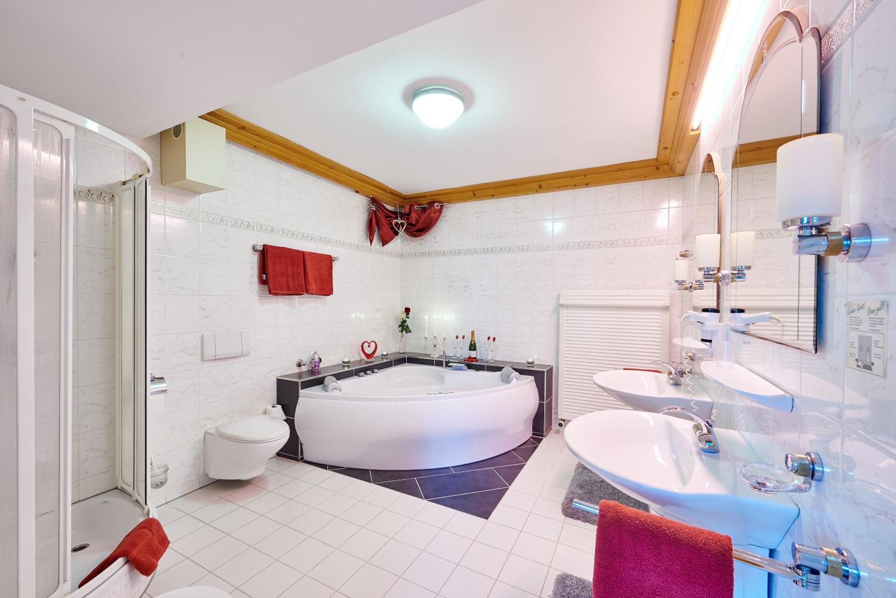 Double Room with Spa Bath - Photo 5