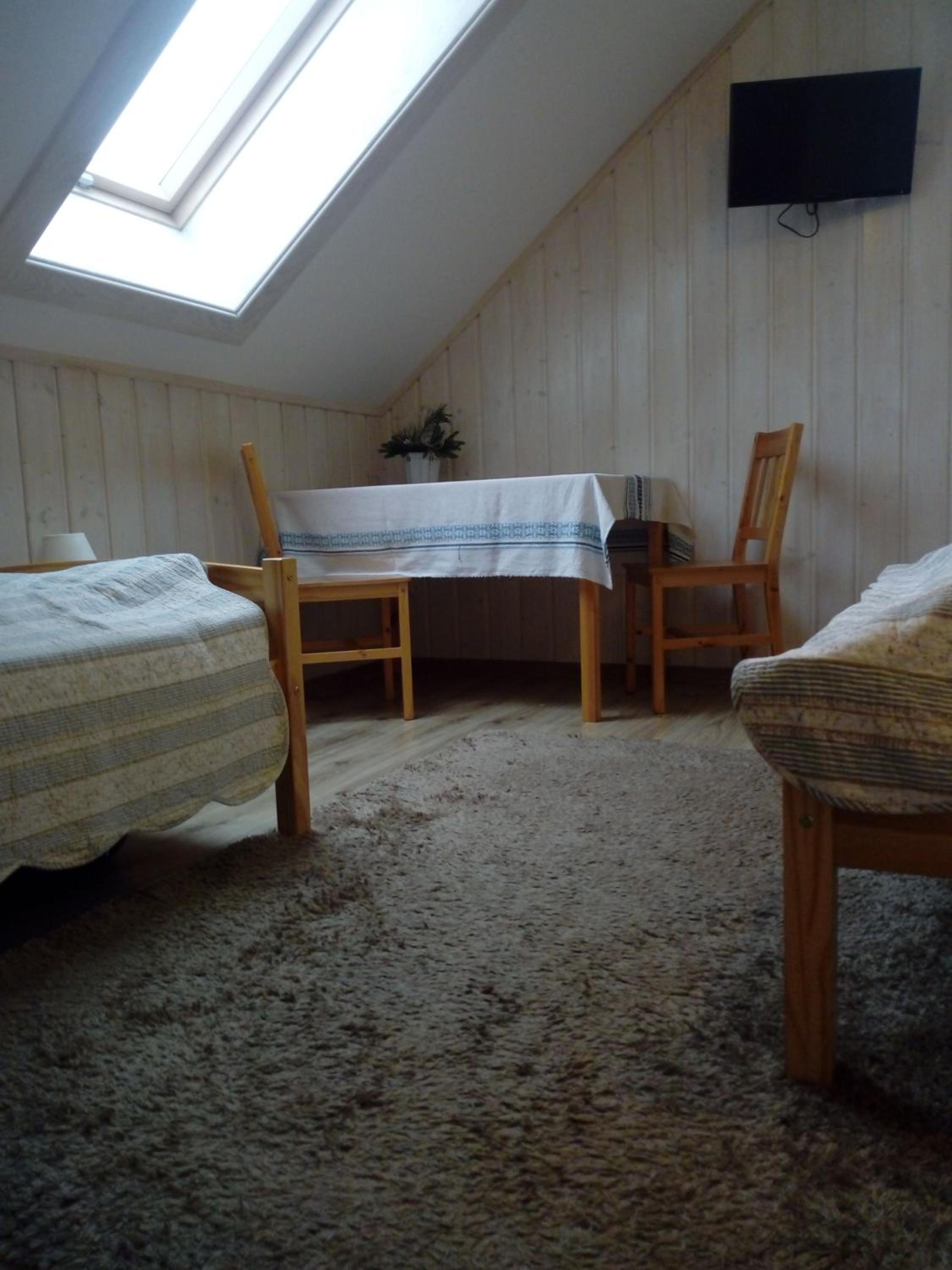 Triple Room with Private Bathroom - Photo 11