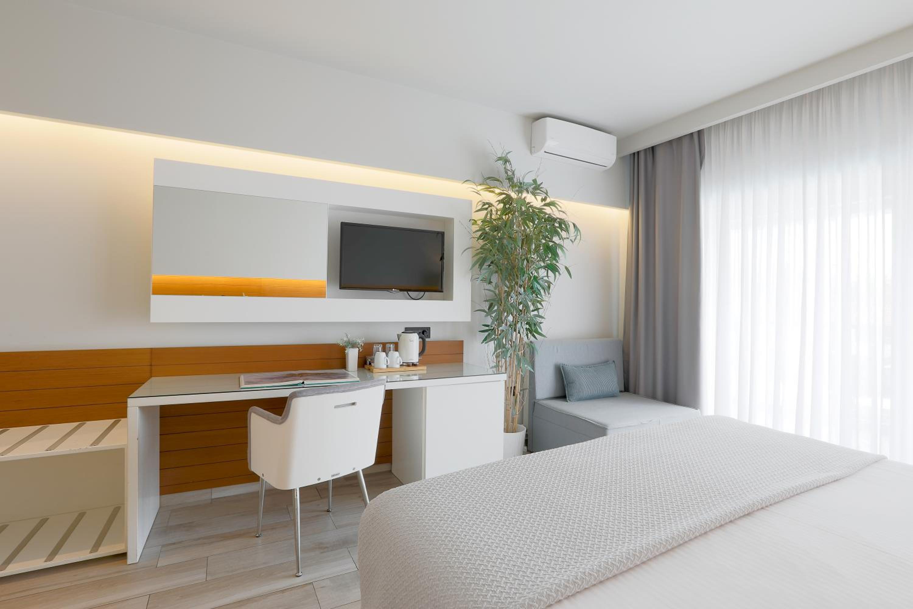 Deluxe Triple Room photo 2