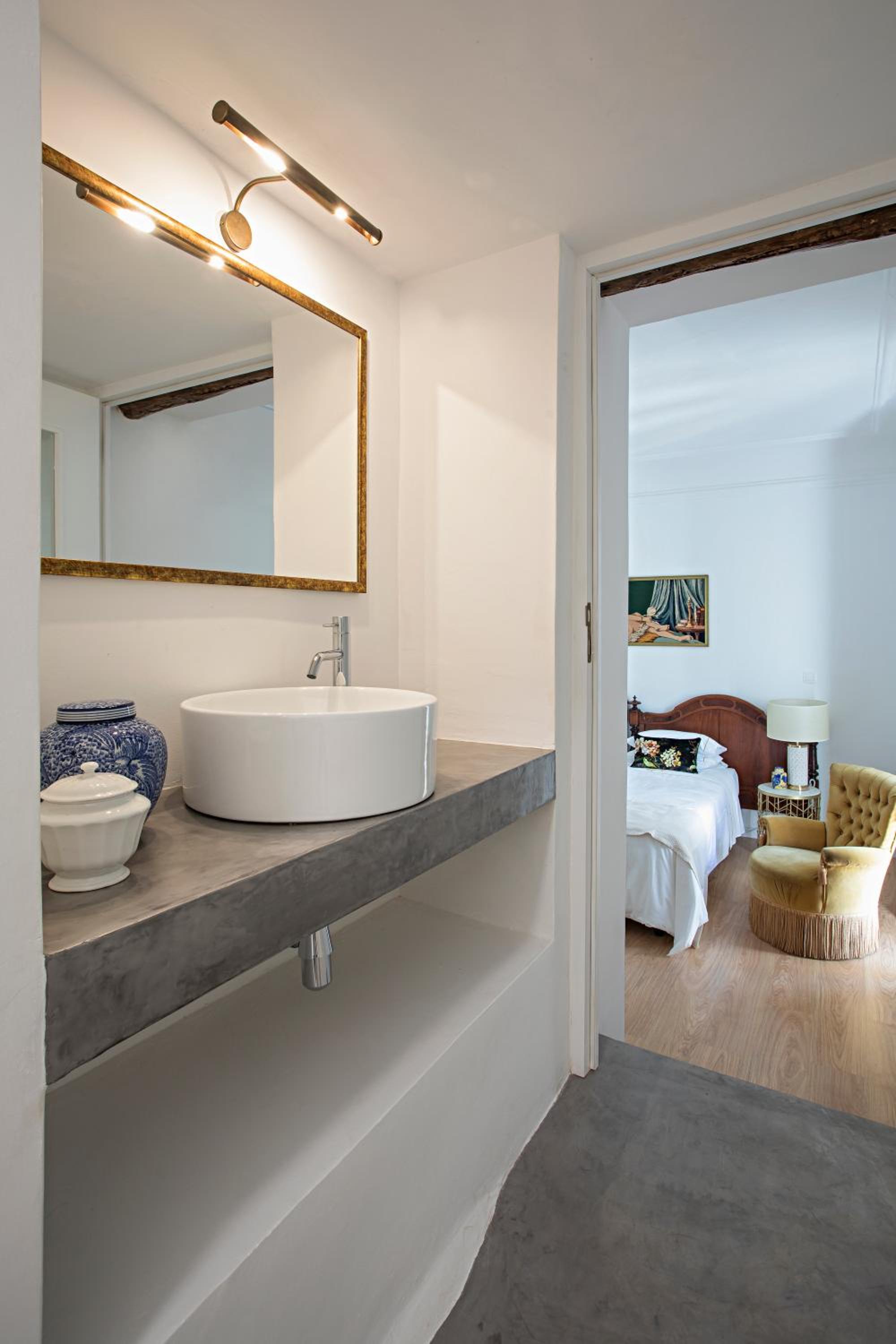 Deluxe Room - Photo 8