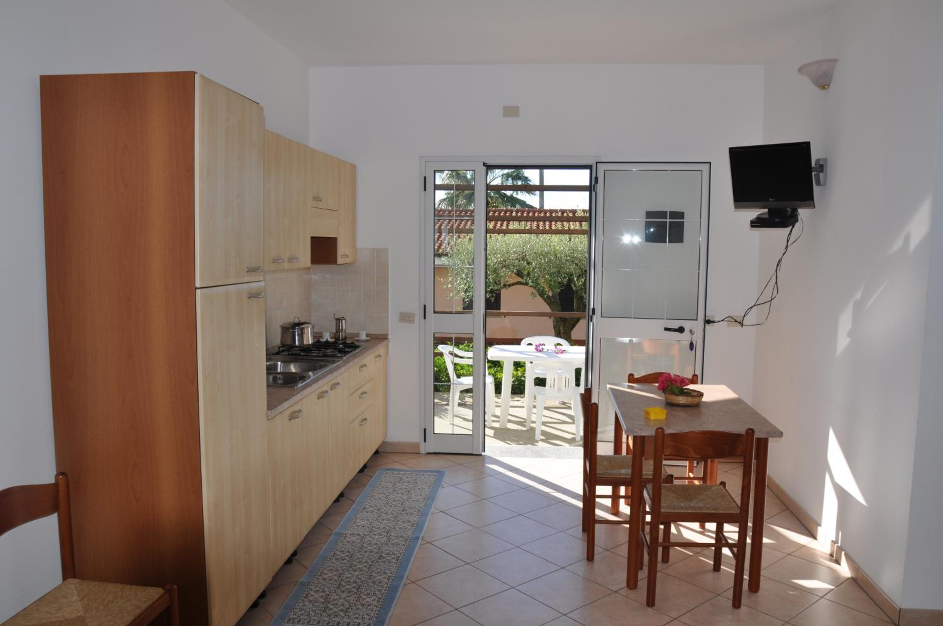 Studio Apartment photo 2