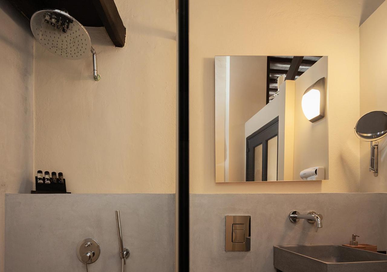 Deluxe Double Studio - Photo 10