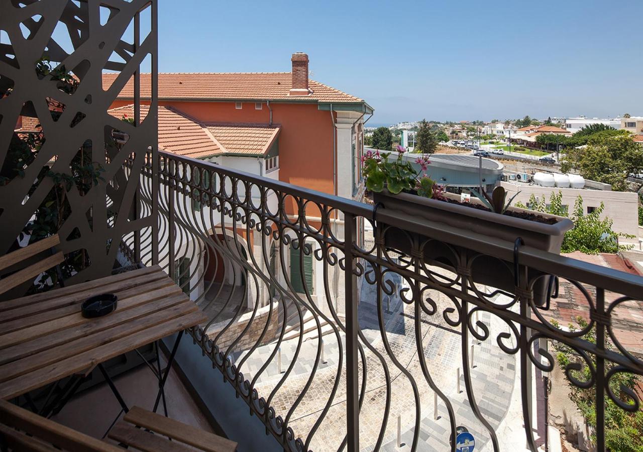 Studio with Balcony - Photo 7