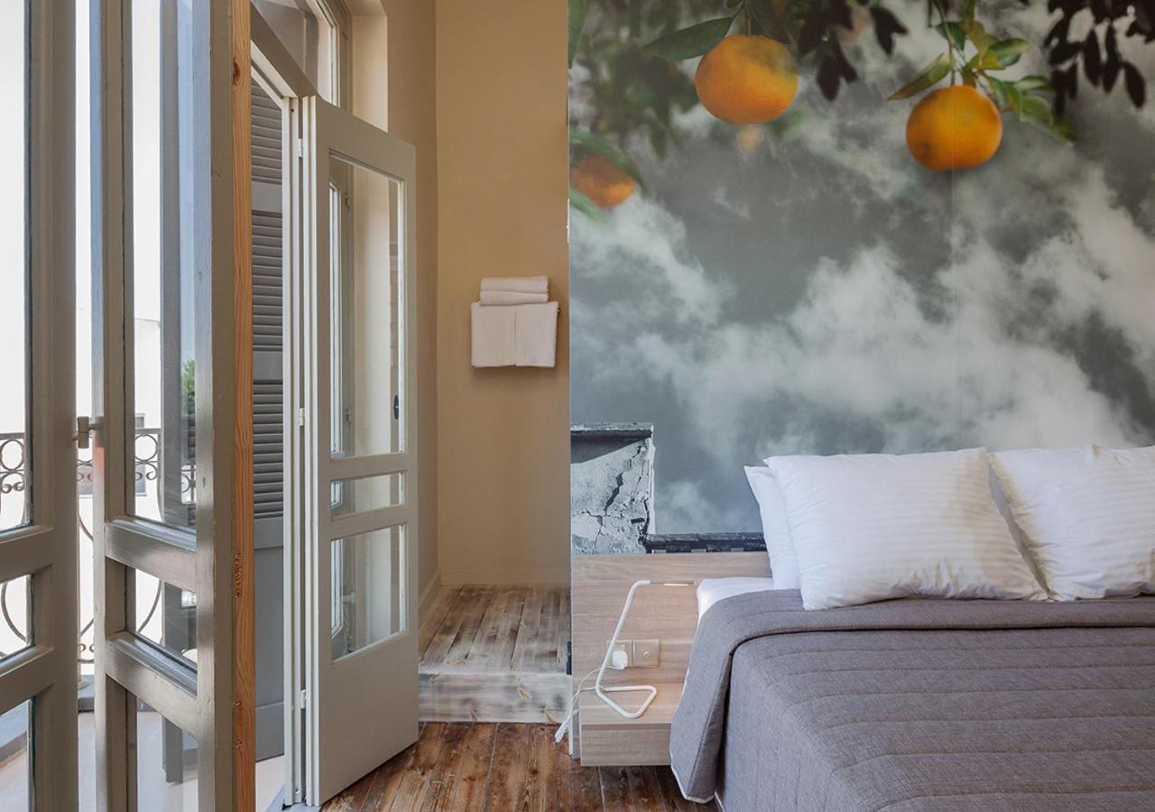Studio with Balcony - Photo 2