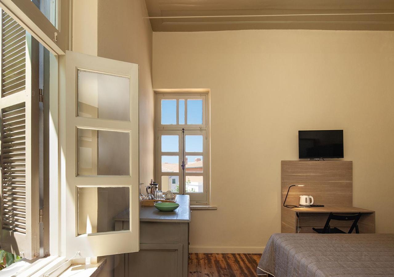 Deluxe Double Room - Photo 13