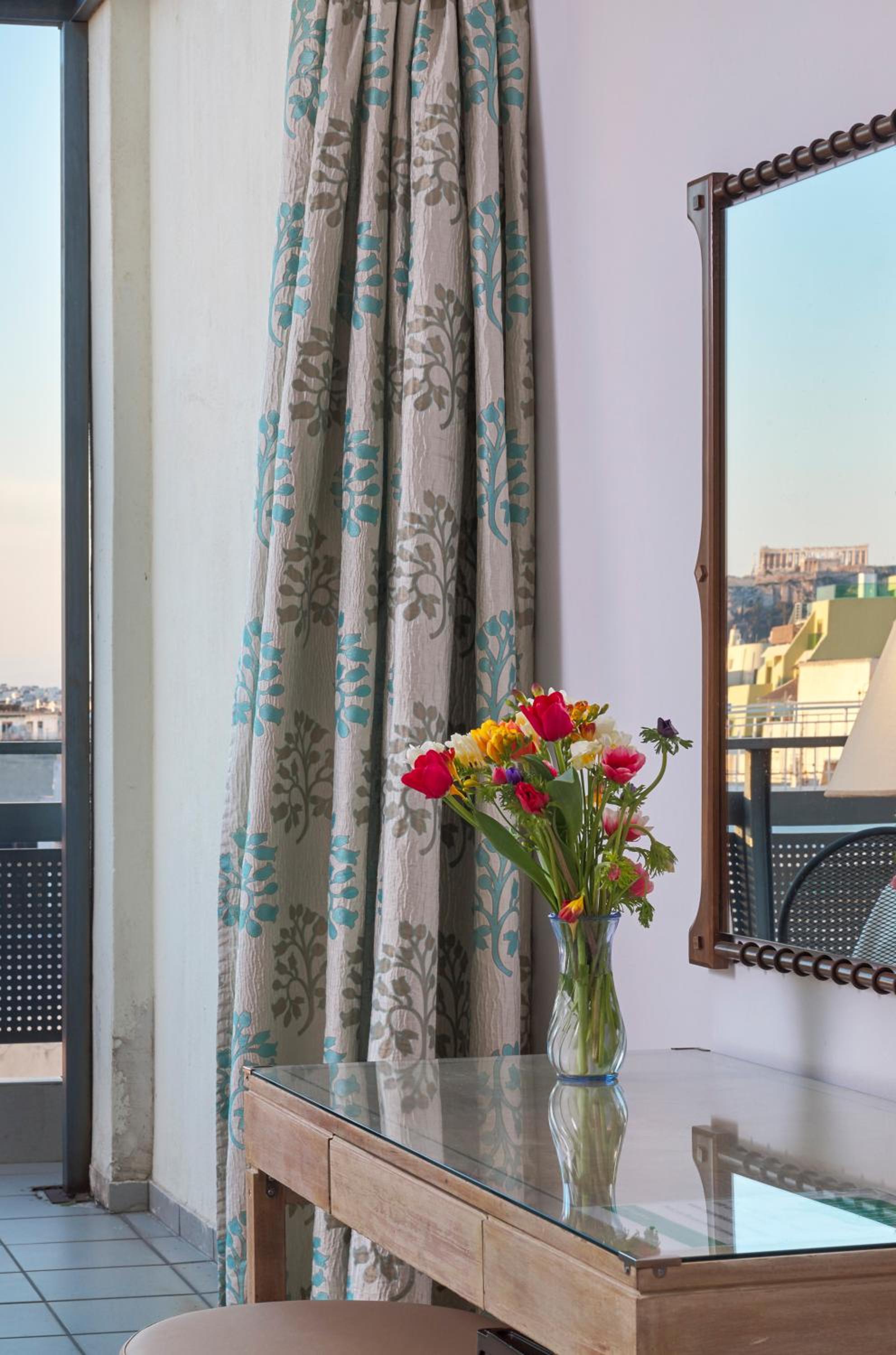 Comfort Room with Acropolis View photo 2