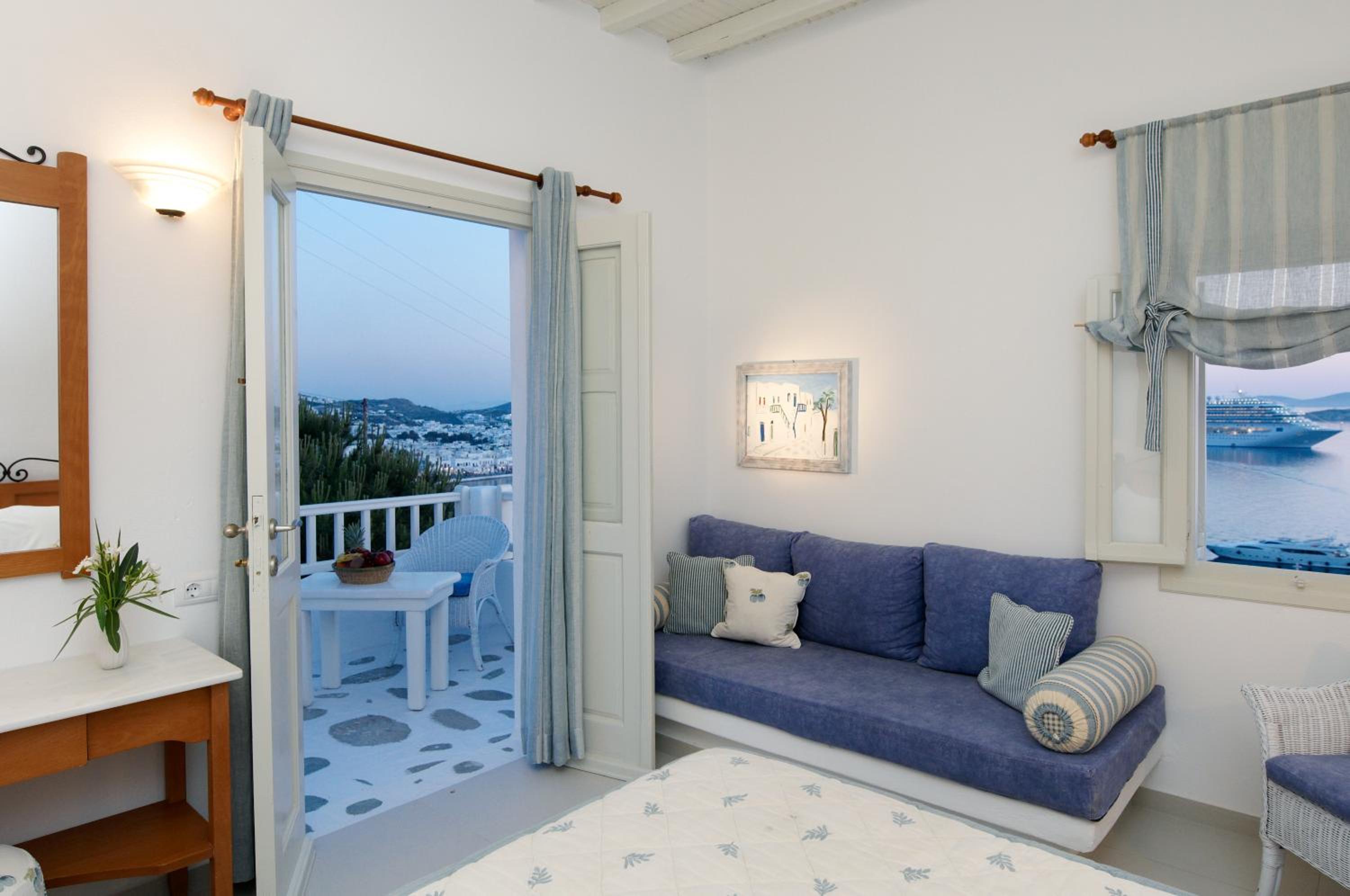 Double Room with Sea View - Photo 2