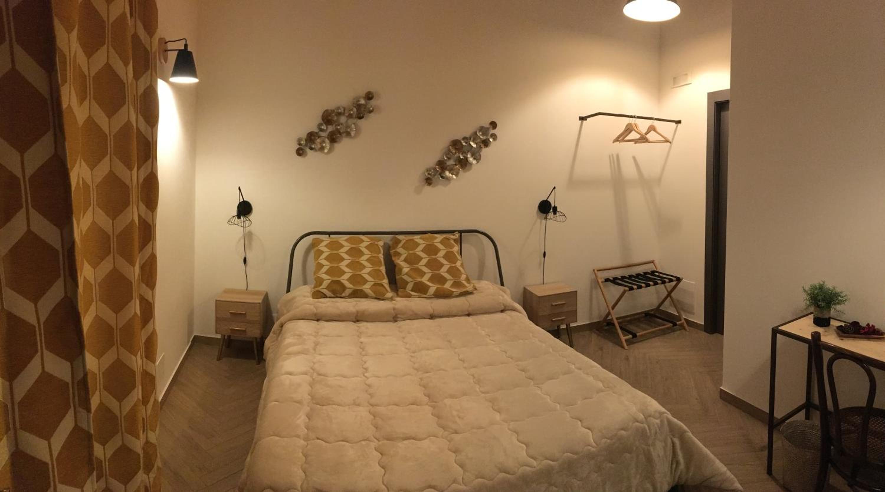 Standard Queen Room photo 1