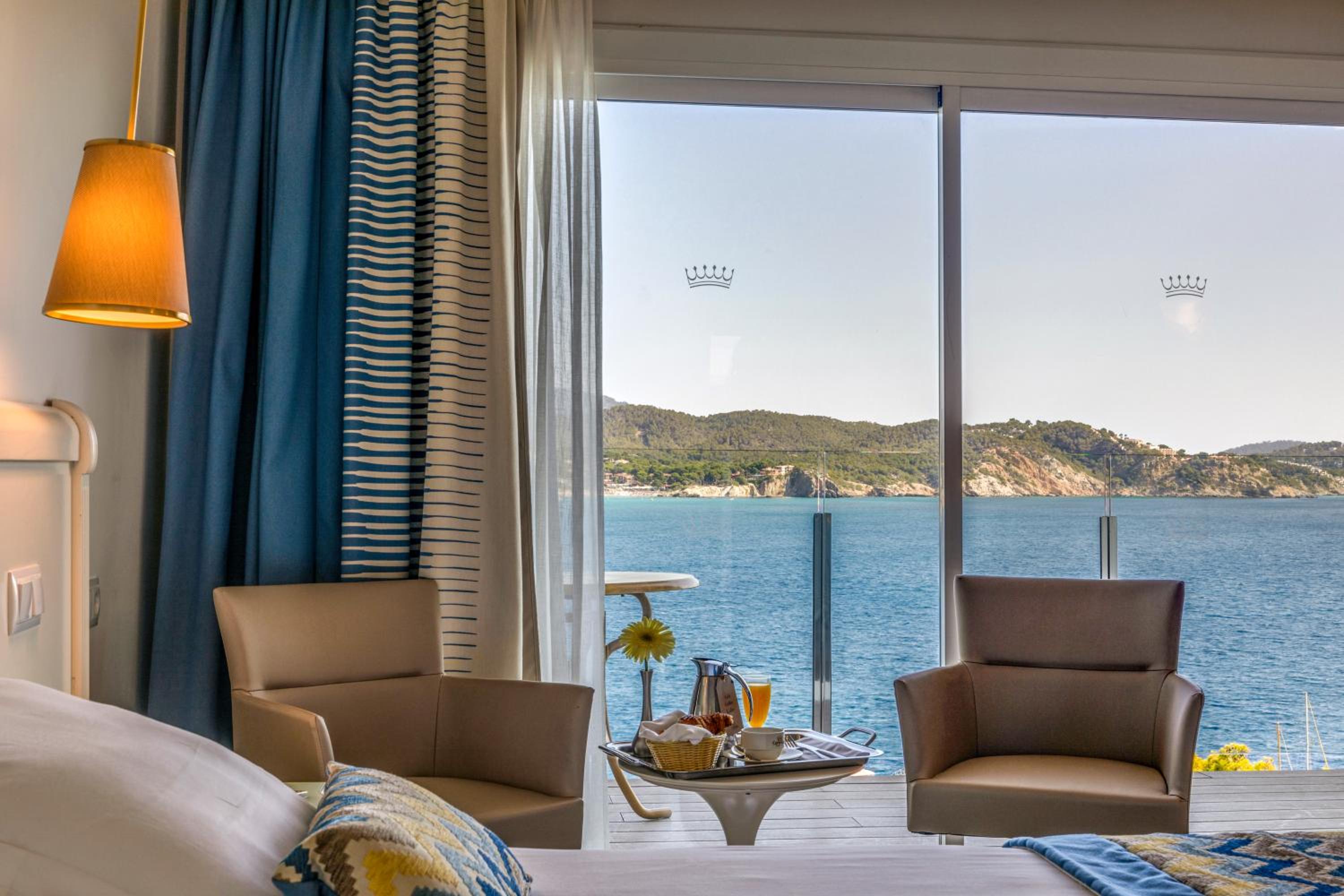 Superior Room With Balcony And Sea View - Spa Access Included thumbnail 5