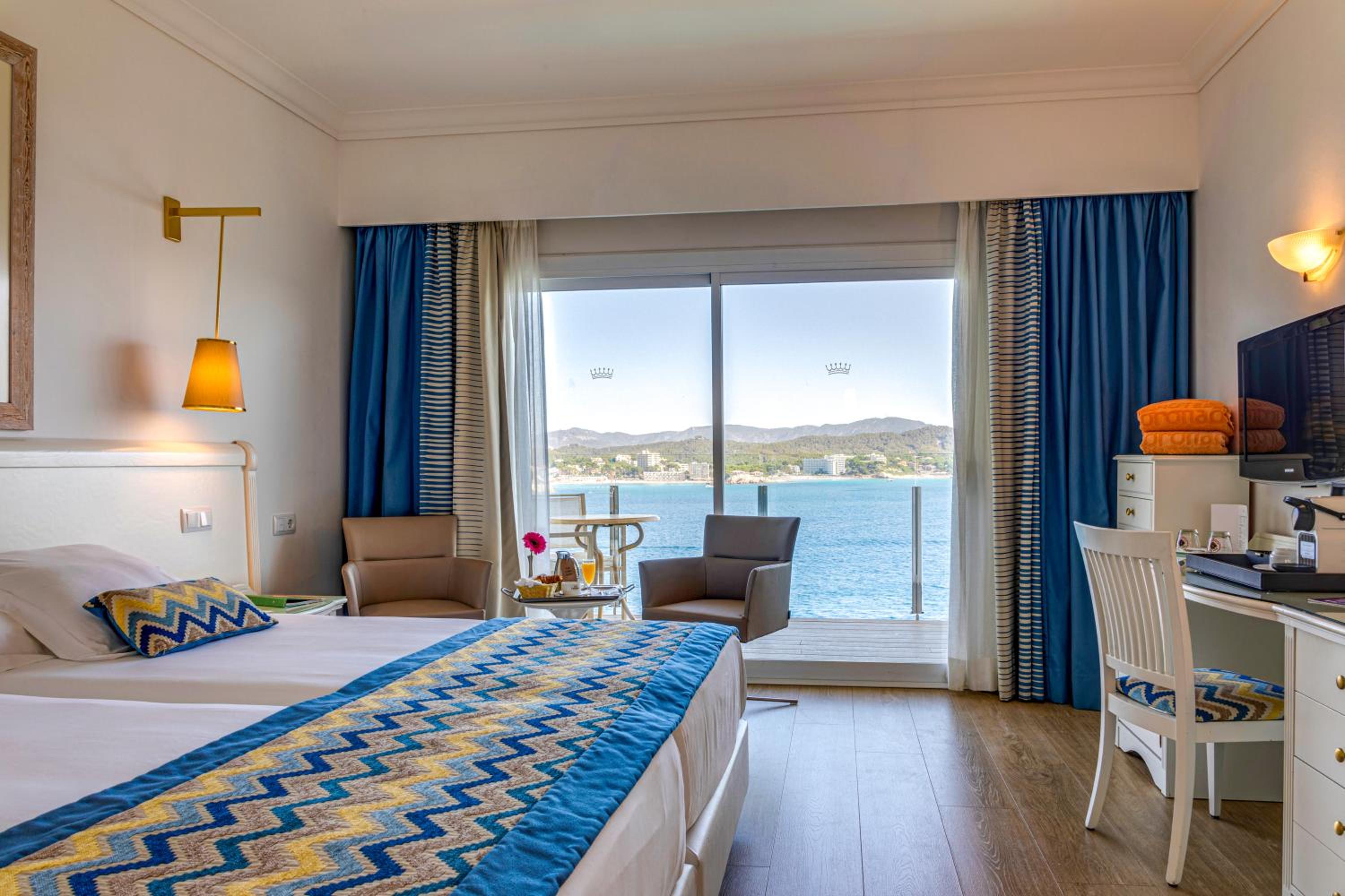 Premium Suite With Pool Access  And Garden View - Adults Only   - Spa Access Included thumbnail 6