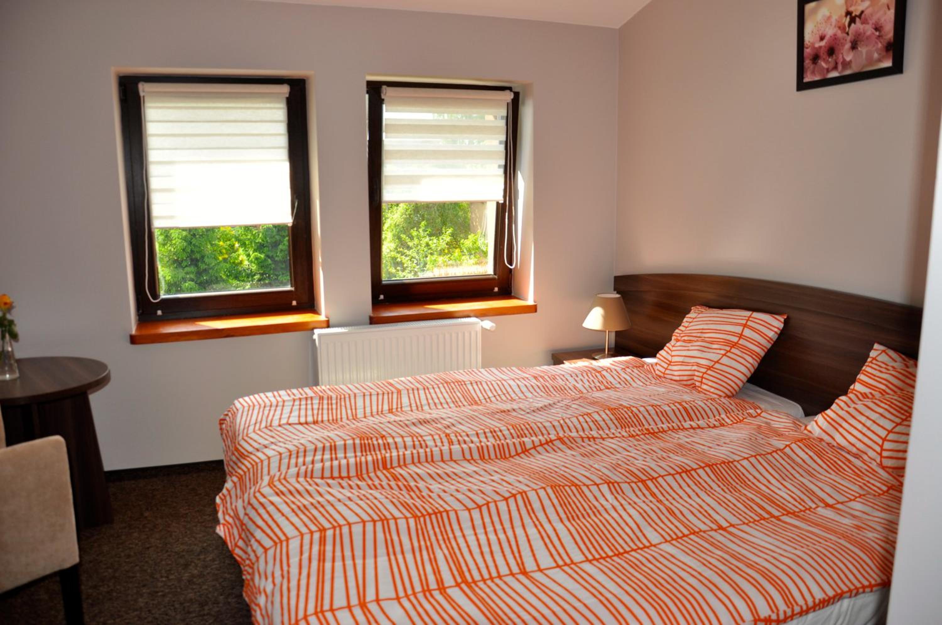 Double or Twin Room with Private Bathroom photo 2