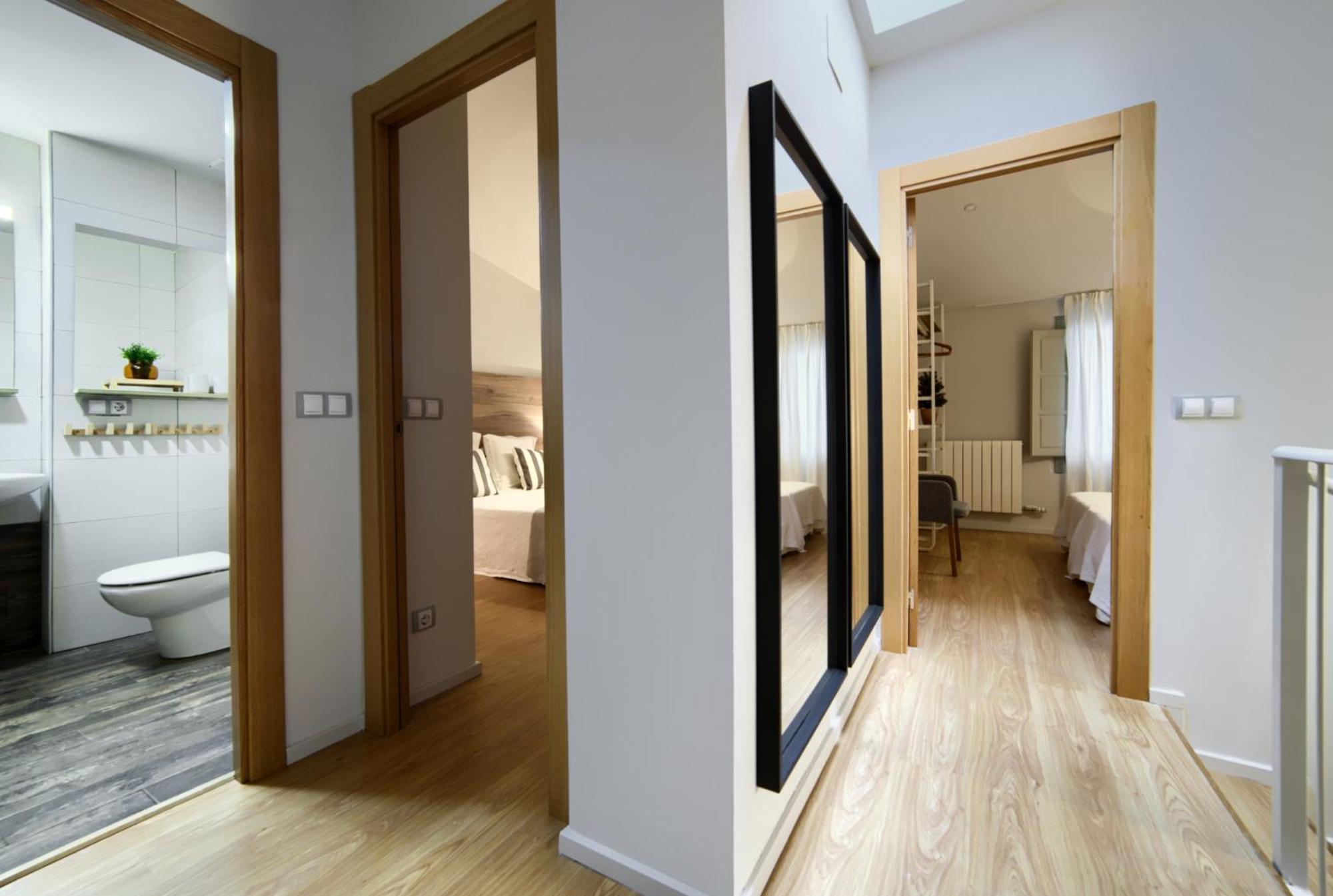 Apartment - Split Level - Photo 9