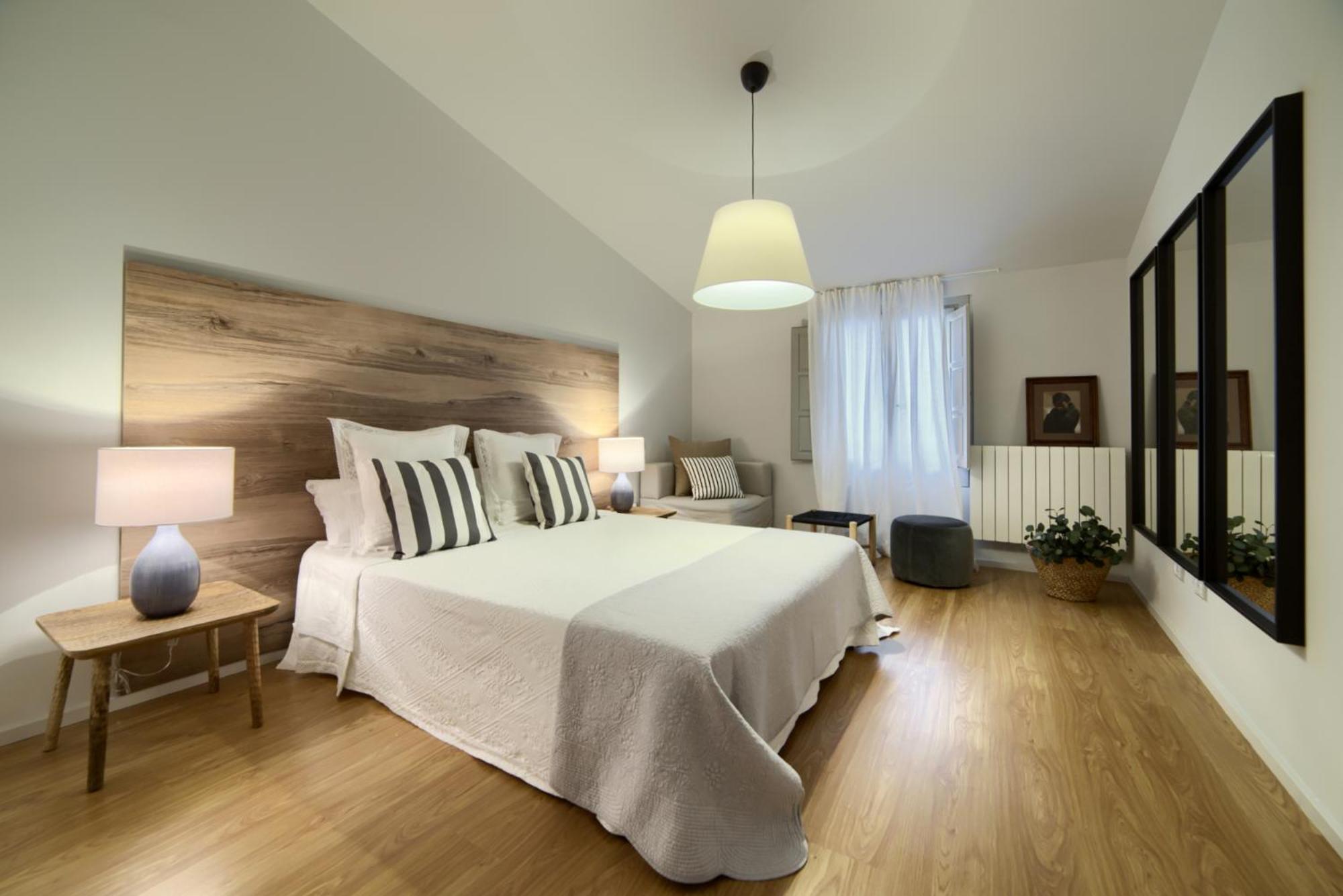 Apartment - Split Level - Photo 10