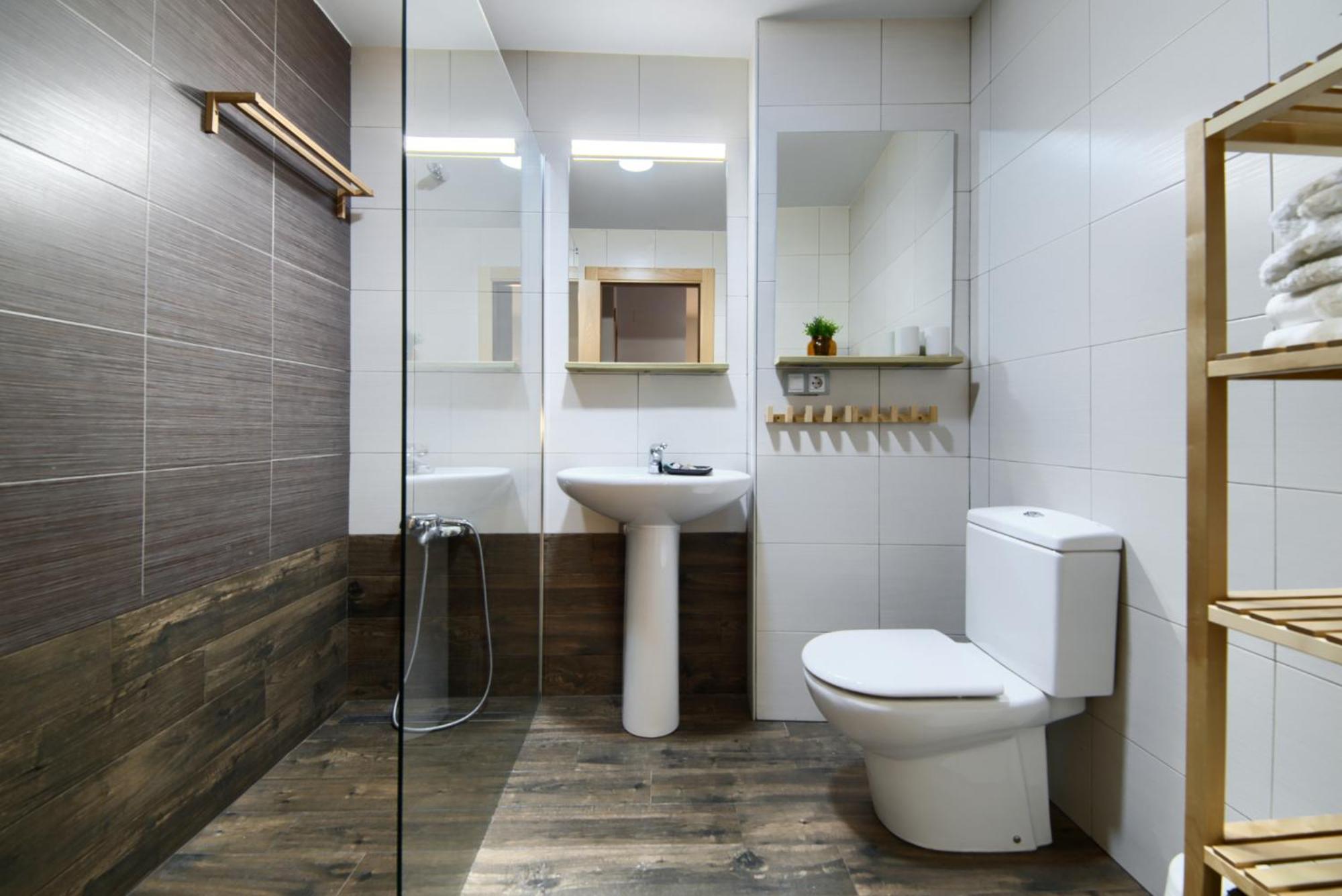 Apartment - Split Level - Photo 23
