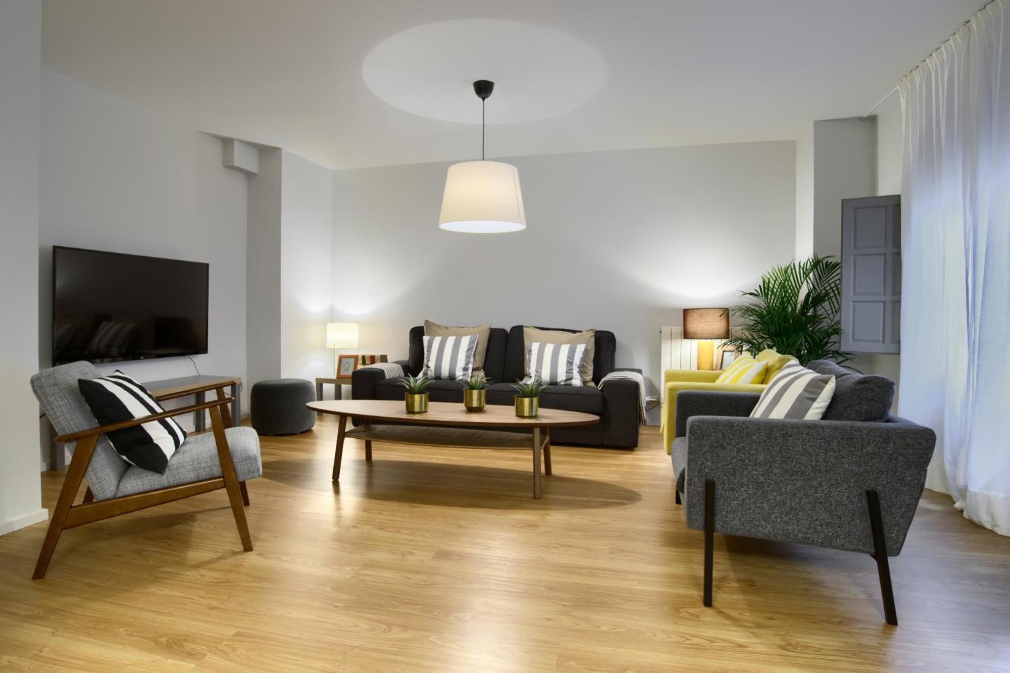Apartment - Split Level - Photo 17