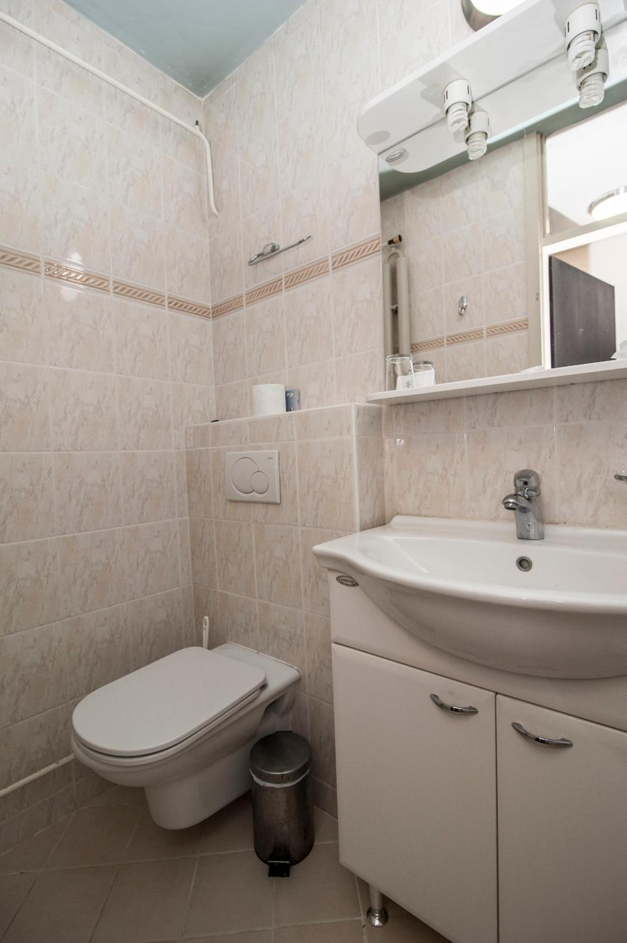 Double or Twin Room - Photo 10