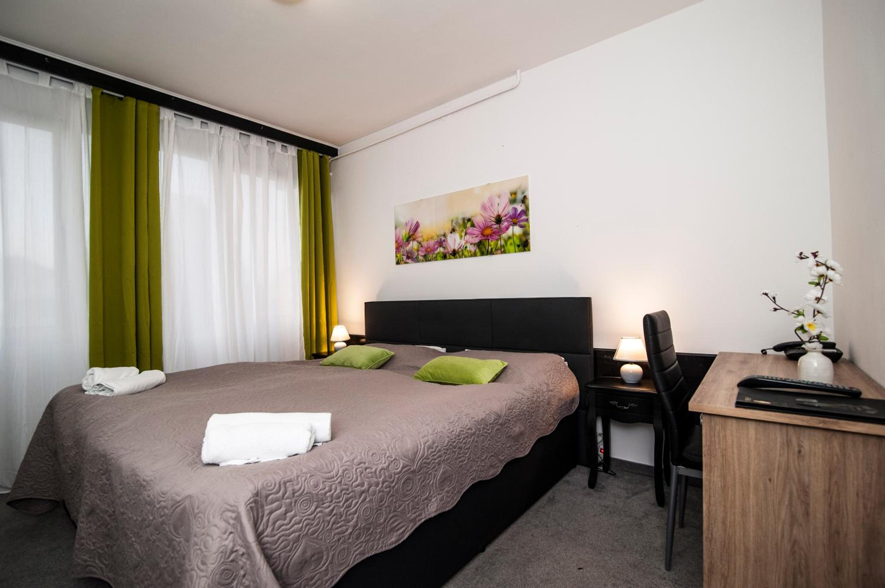 Queen Room