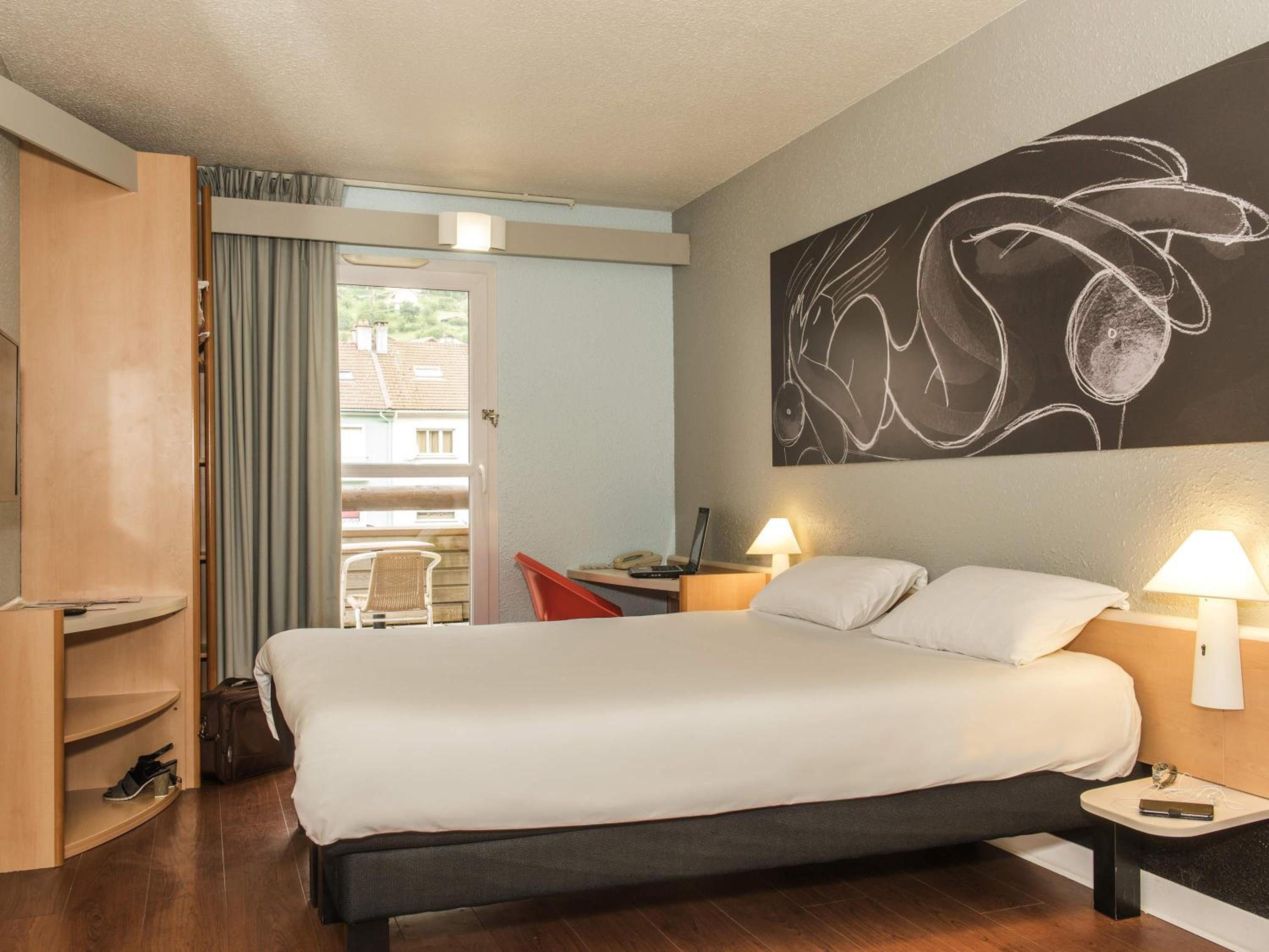 Standard Two Single Bed