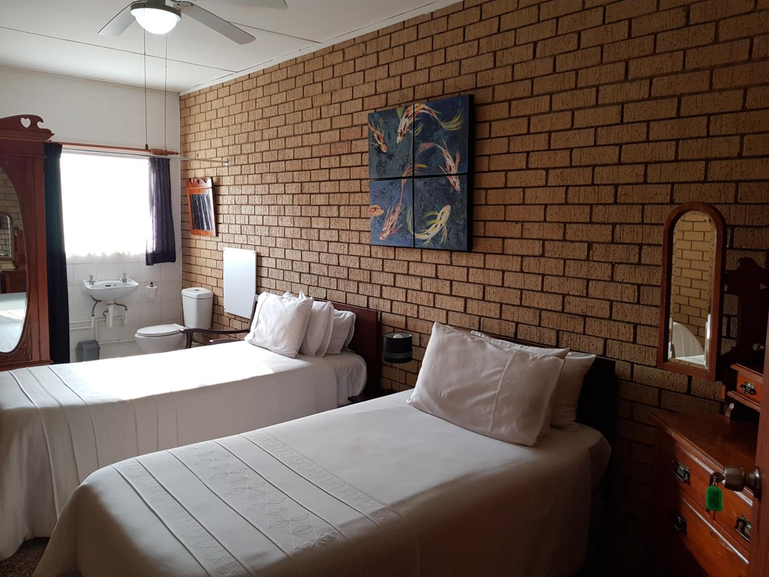 Twin Room - Photo 1