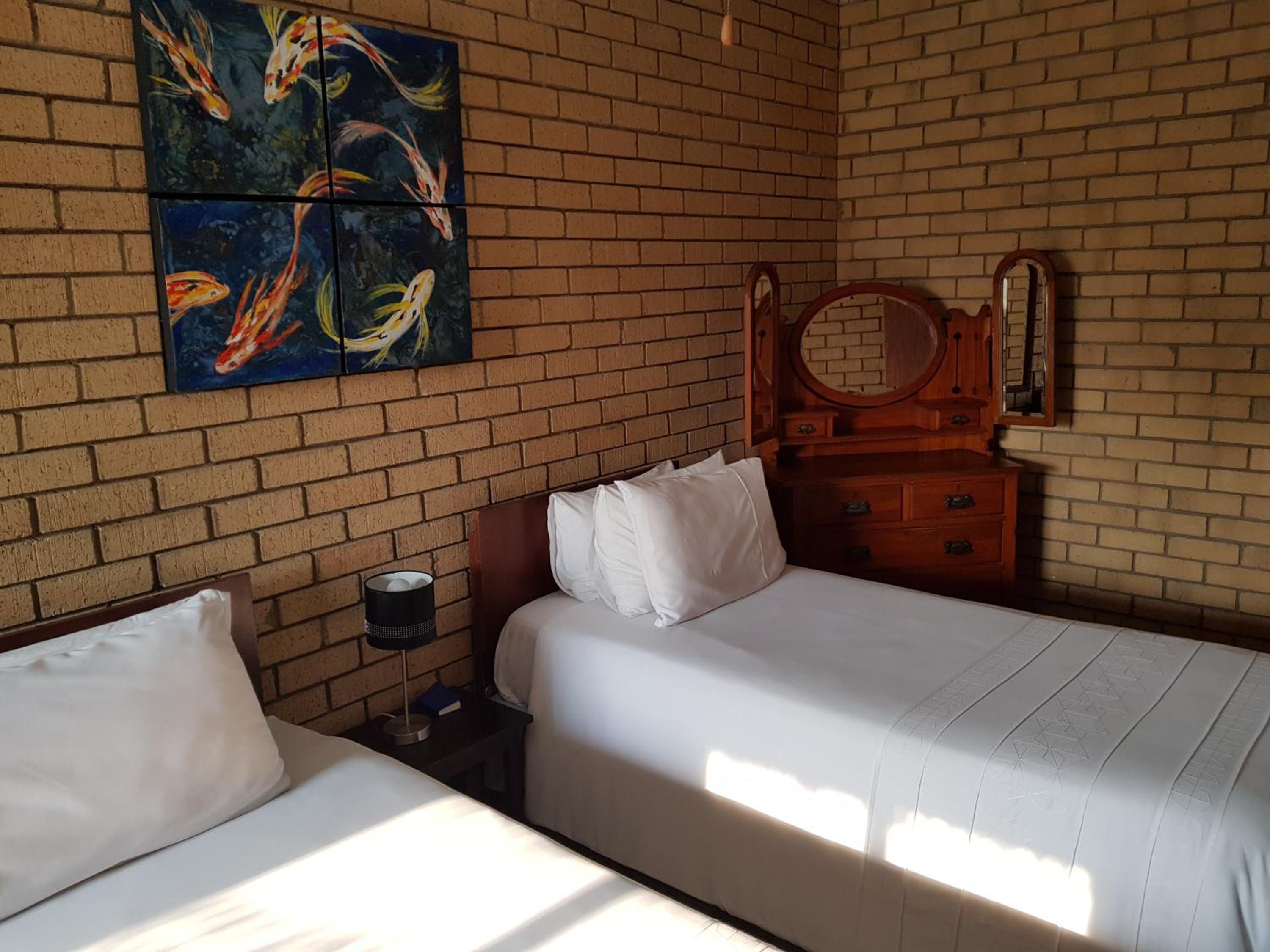 Twin Room - Photo 2