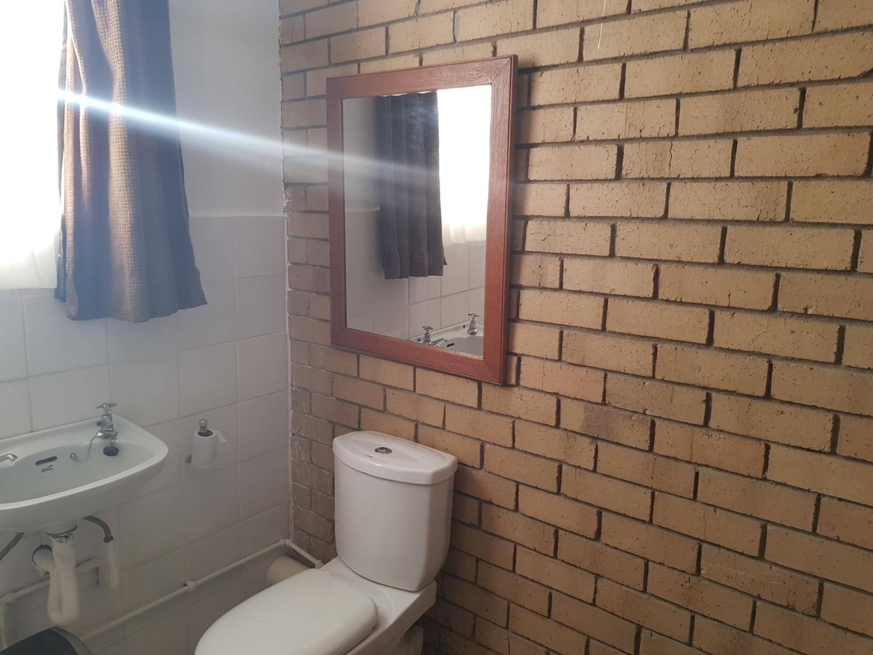Twin/Double Room - Photo 6