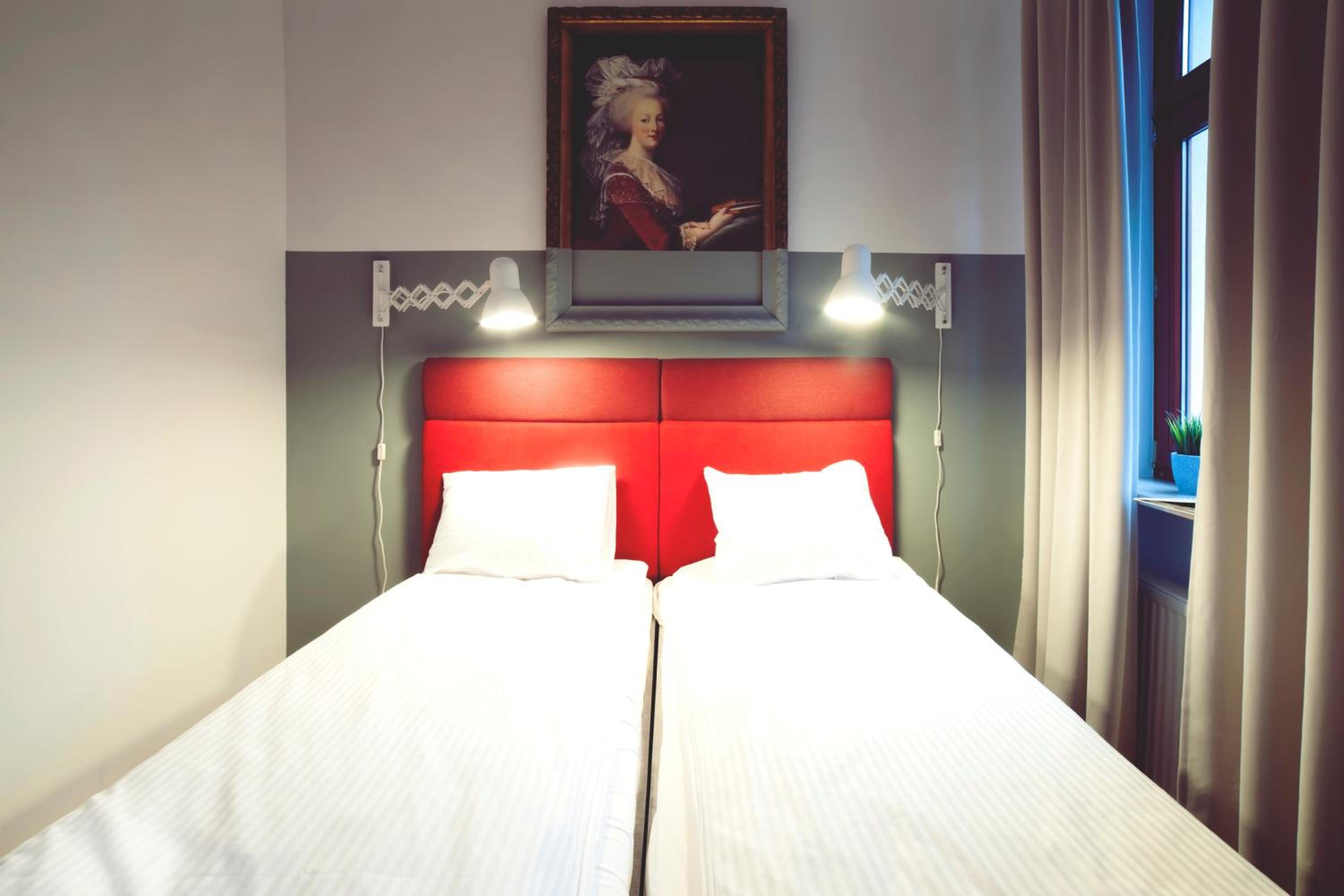 Standard Double Room - Photo 2