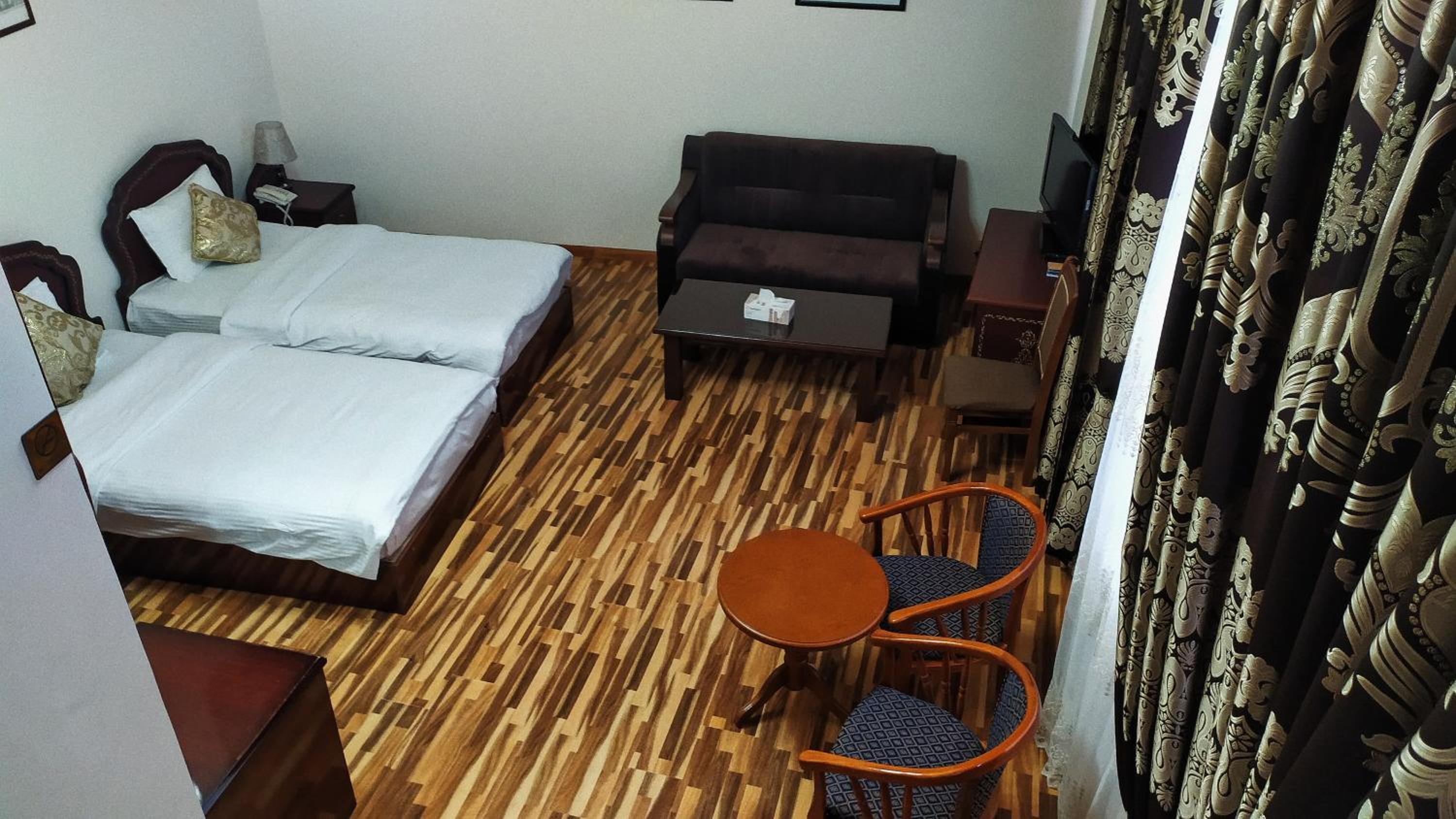 Deluxe Twin Room photo 2