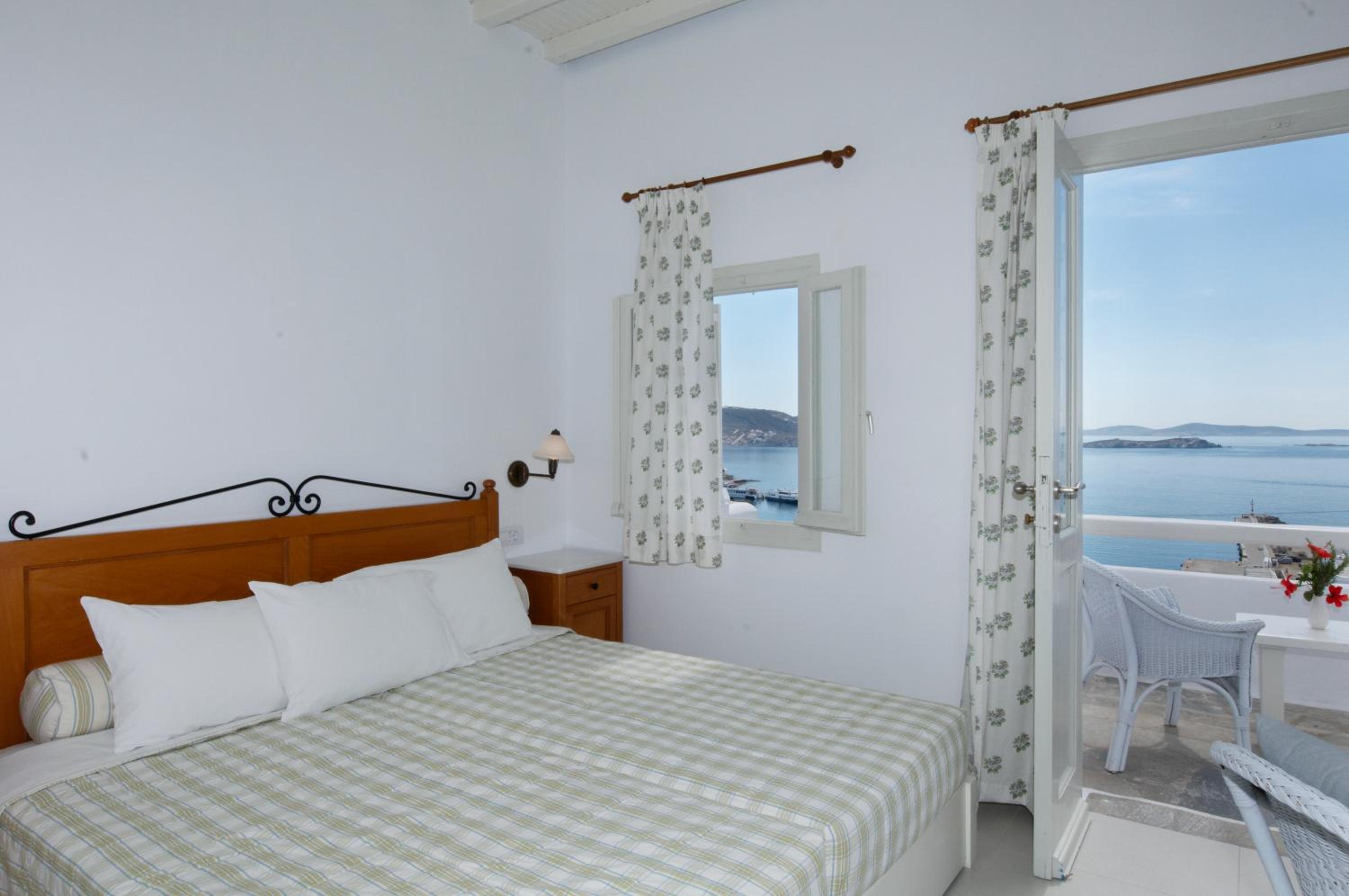 Family Room with Sea View - Photo 3