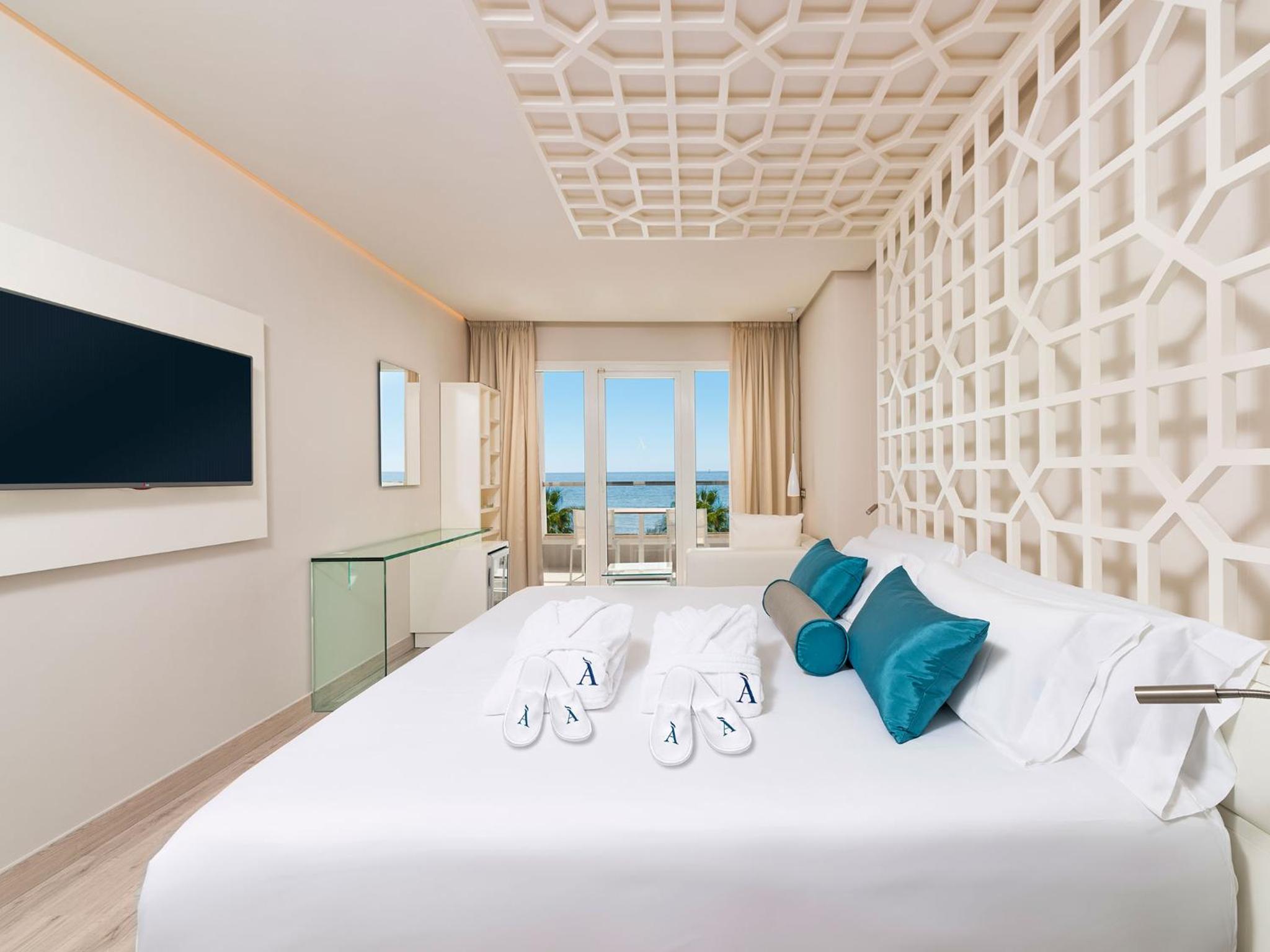 Oh Lá Lá with Sea View Double or Twin Room