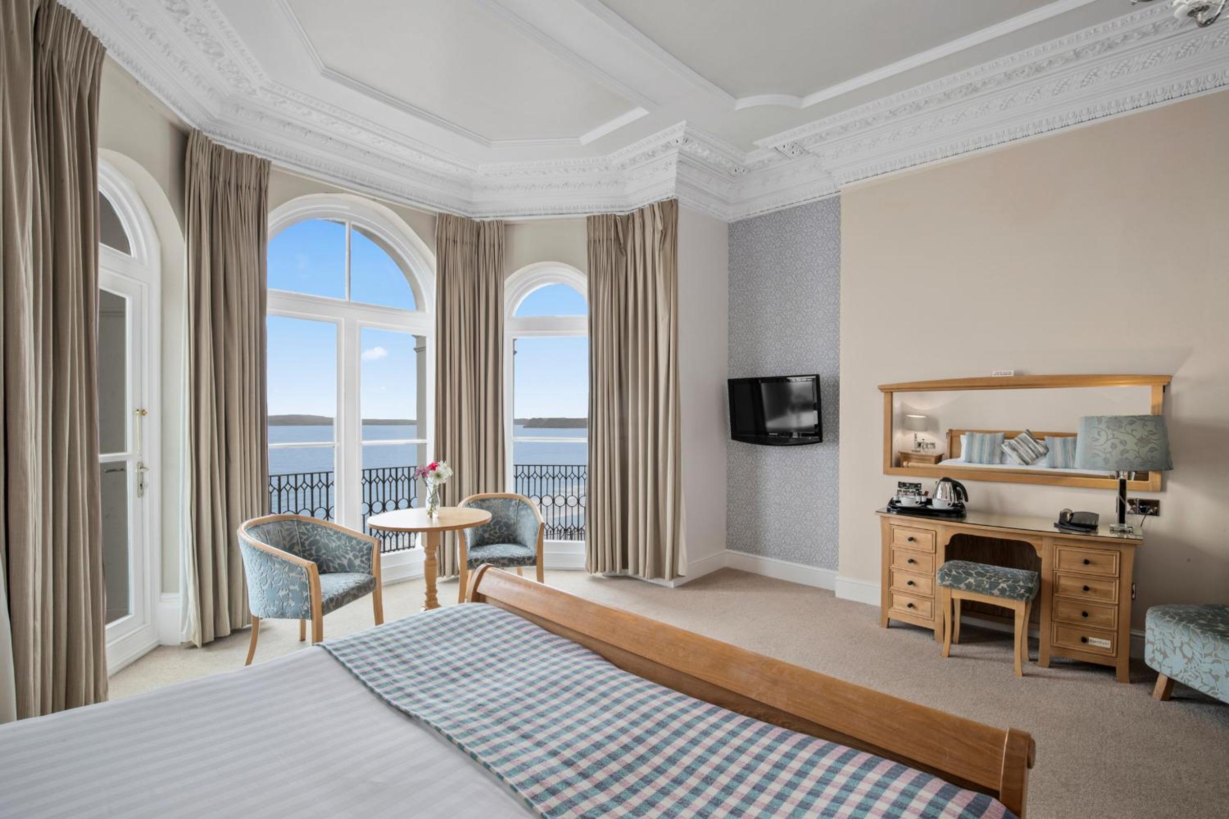 Deluxe Double Room with View - Photo 14