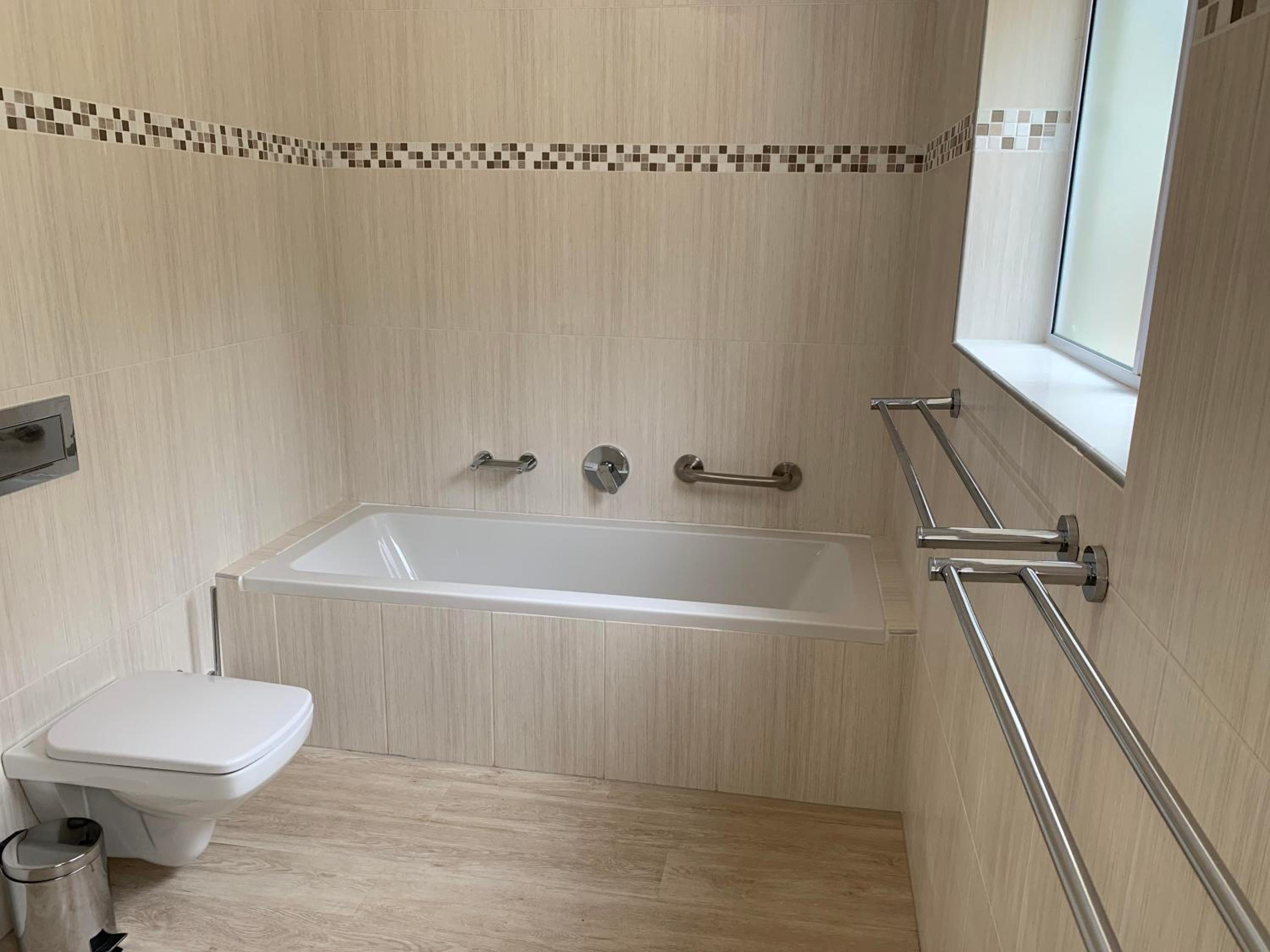 Queen Suite - Photo 10