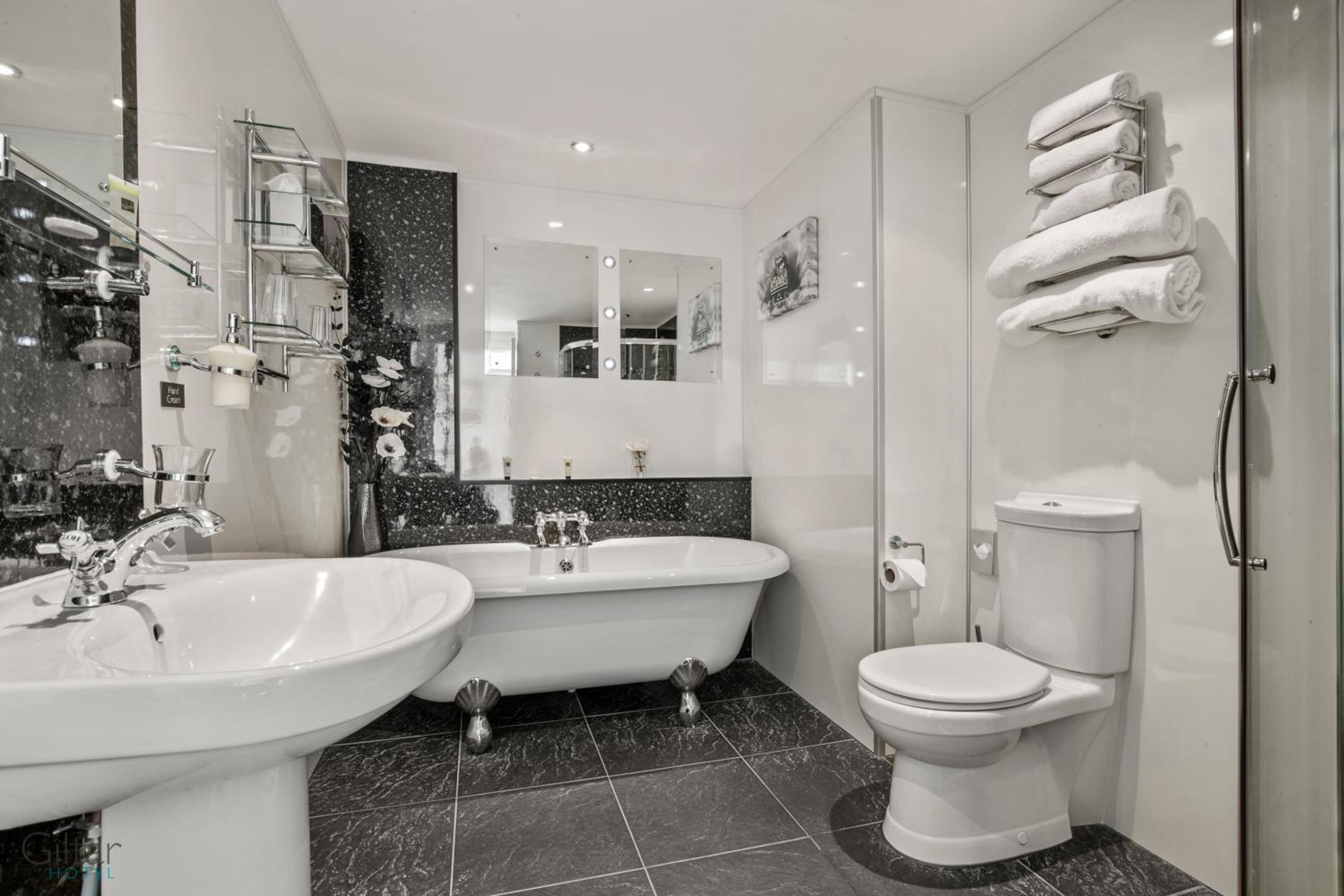 Deluxe Double Room with View - Photo 6