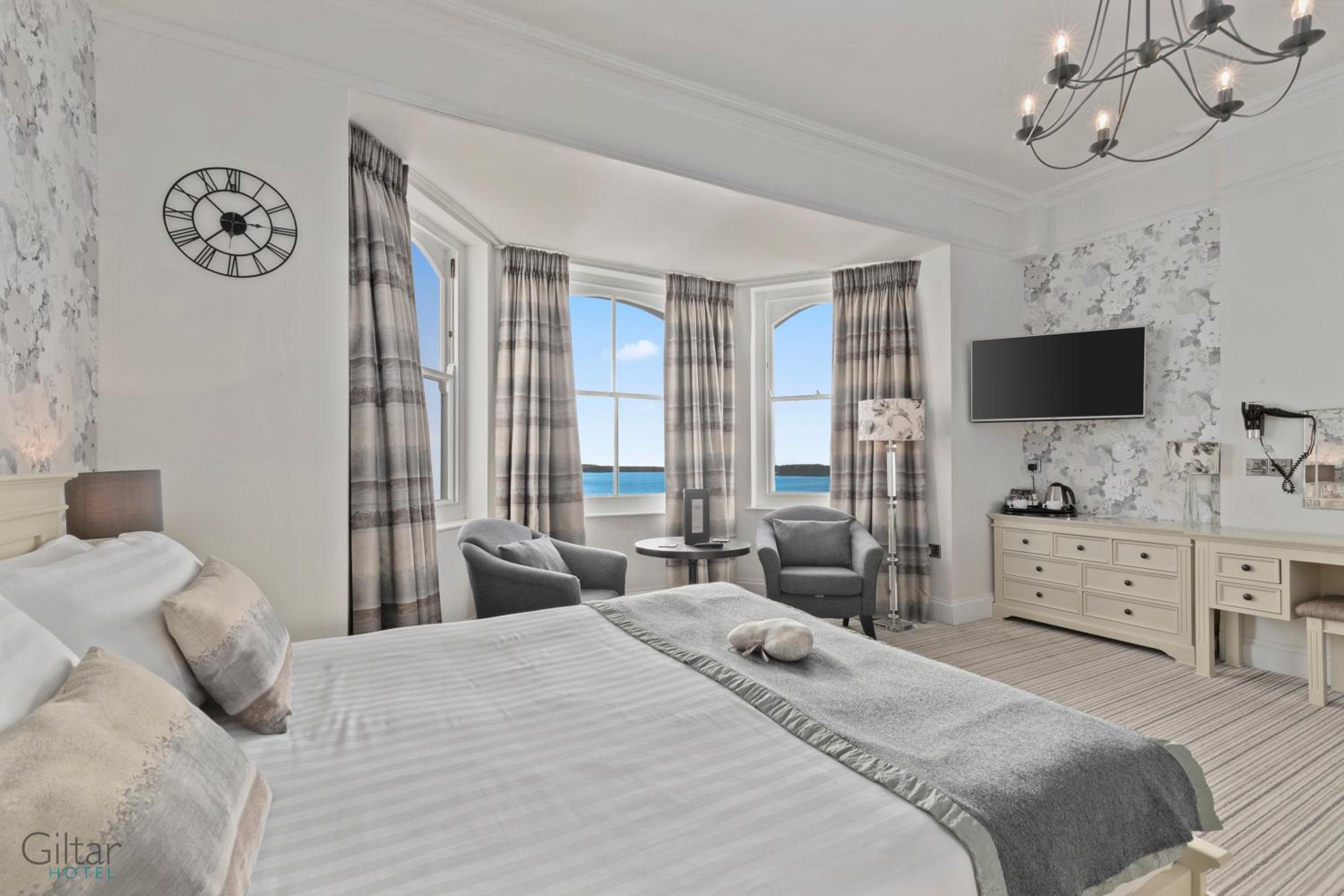 Deluxe Double Room with View - Photo 22