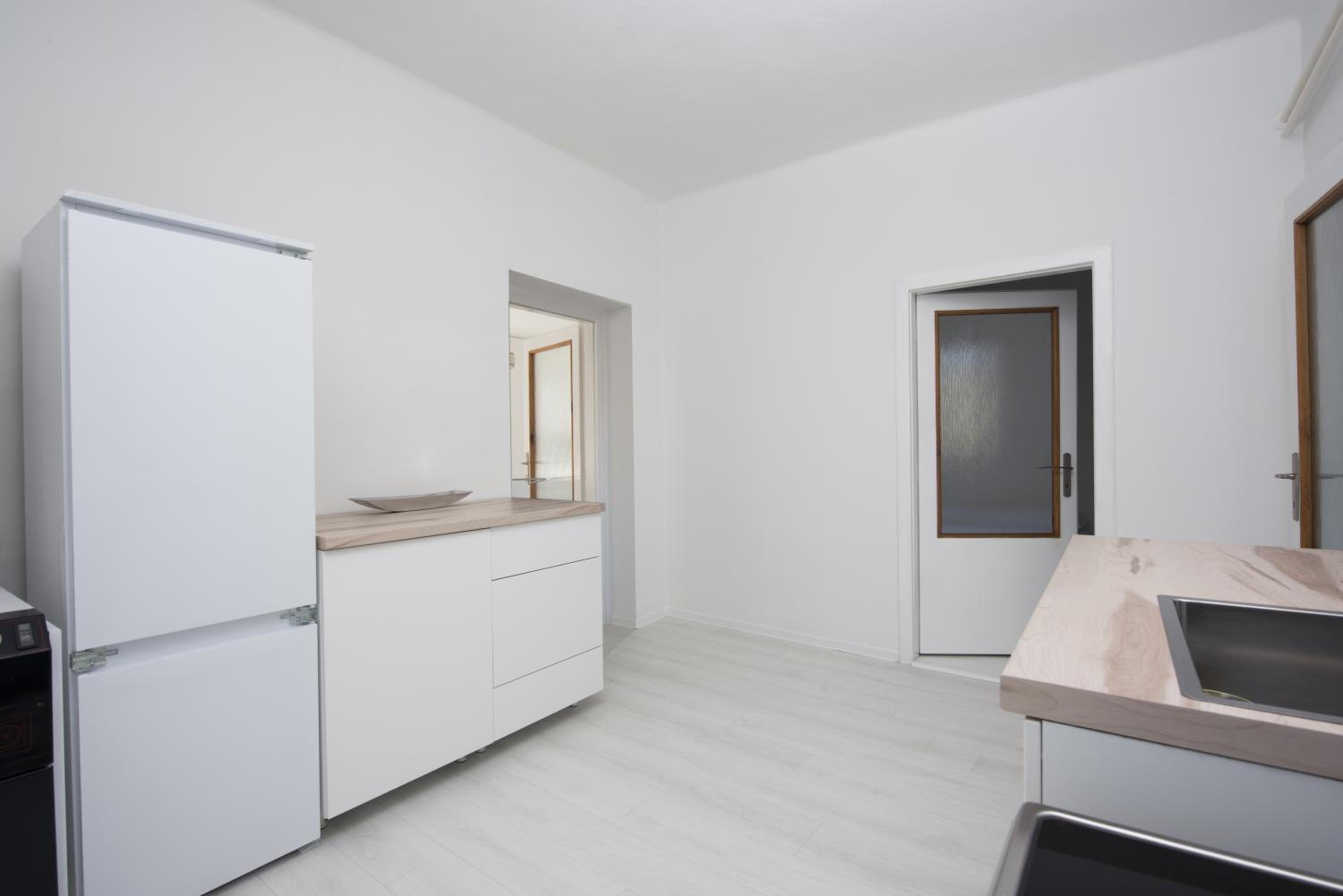Two-Bedroom House - Photo 17