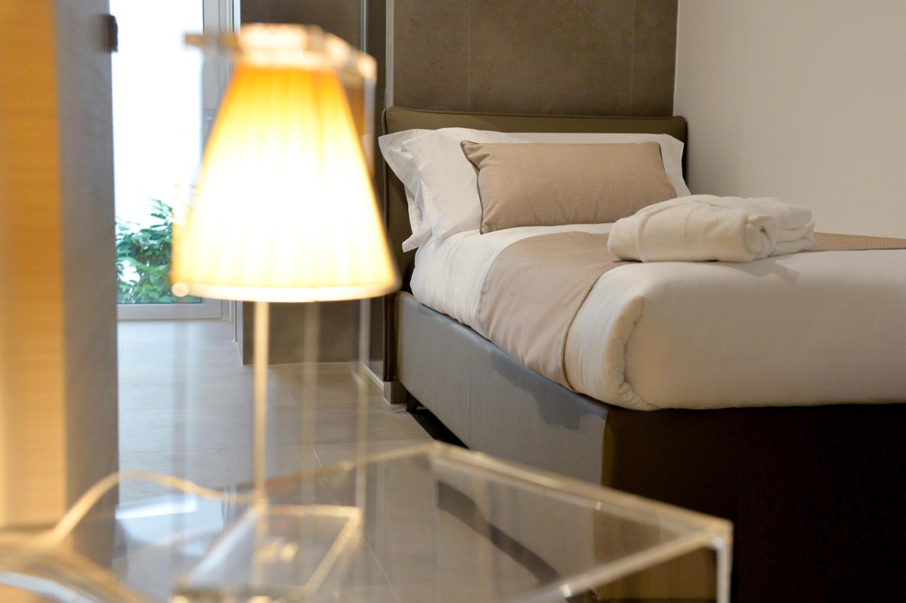Single Room with Private Bathroom photo 1