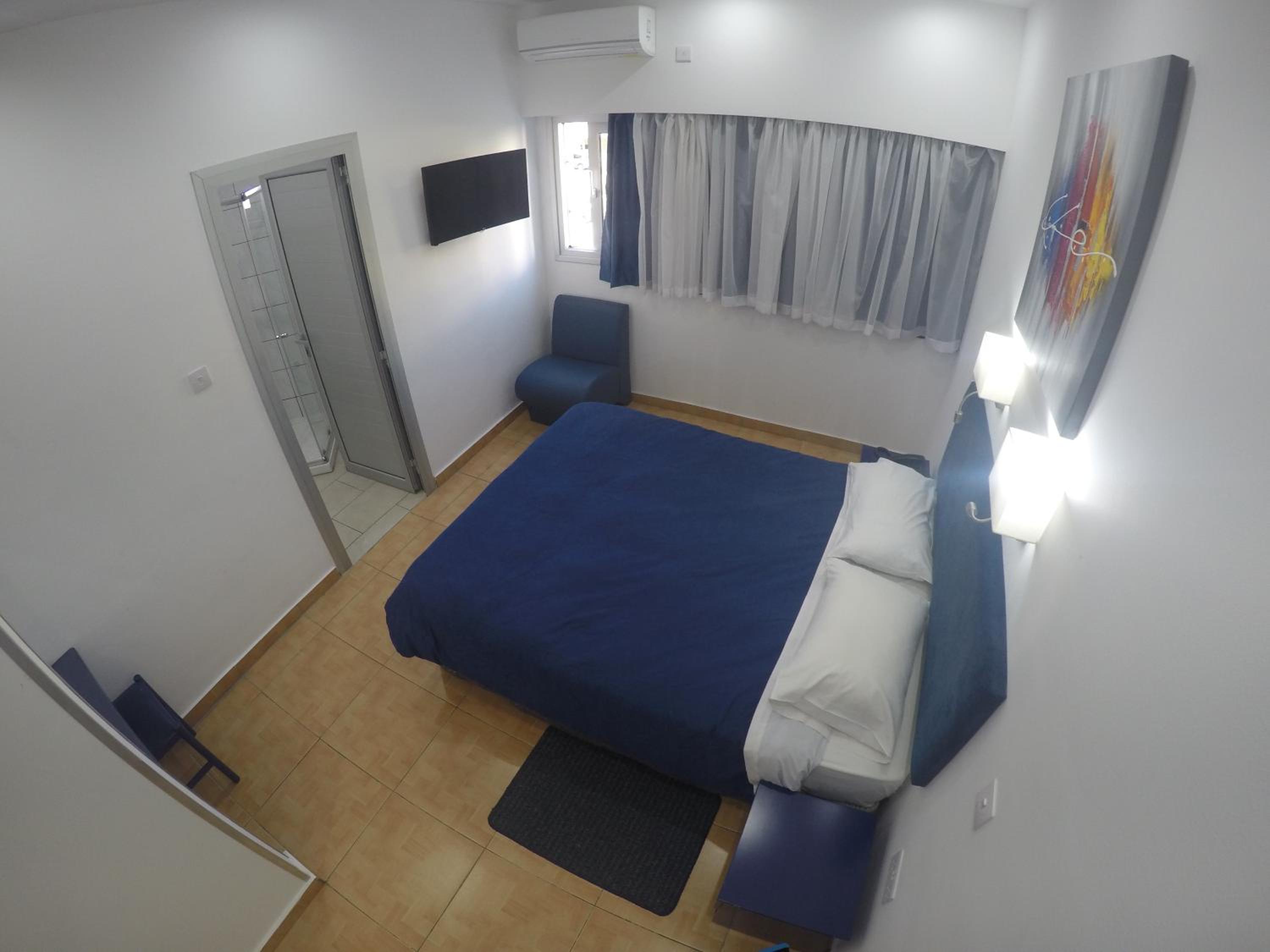 Double Room - Photo 4