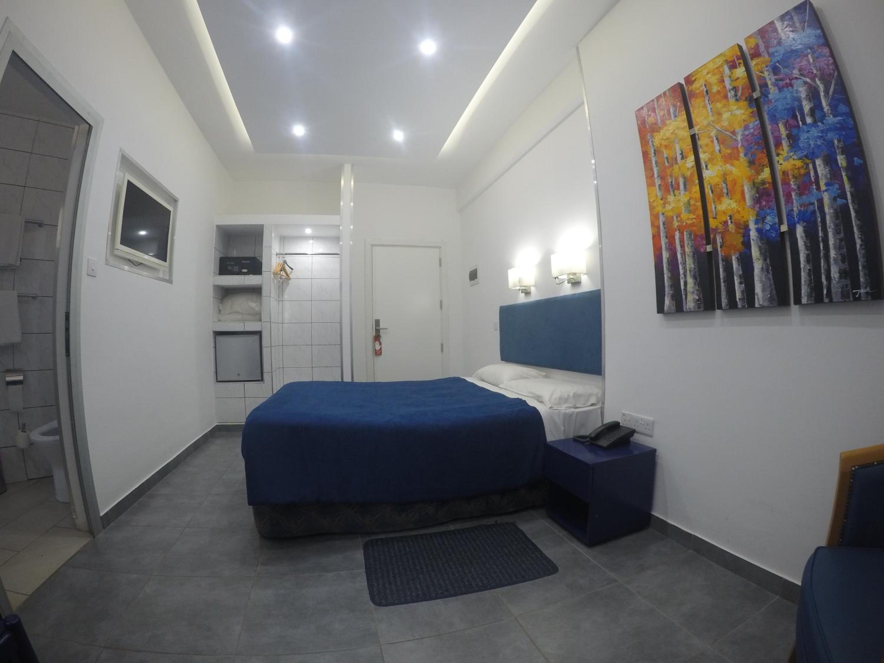 Double Room - Photo 3