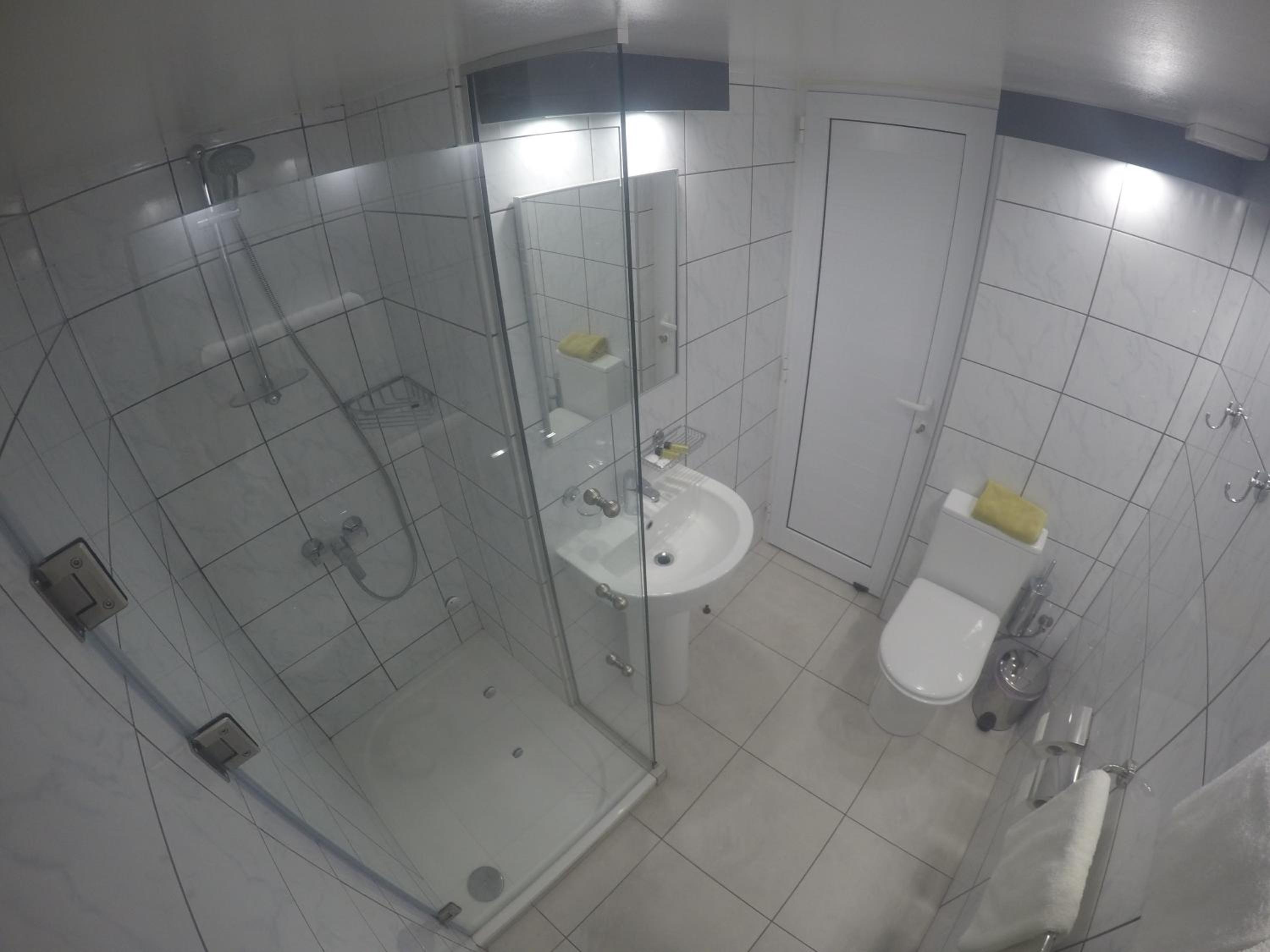 Double Room - Photo 19