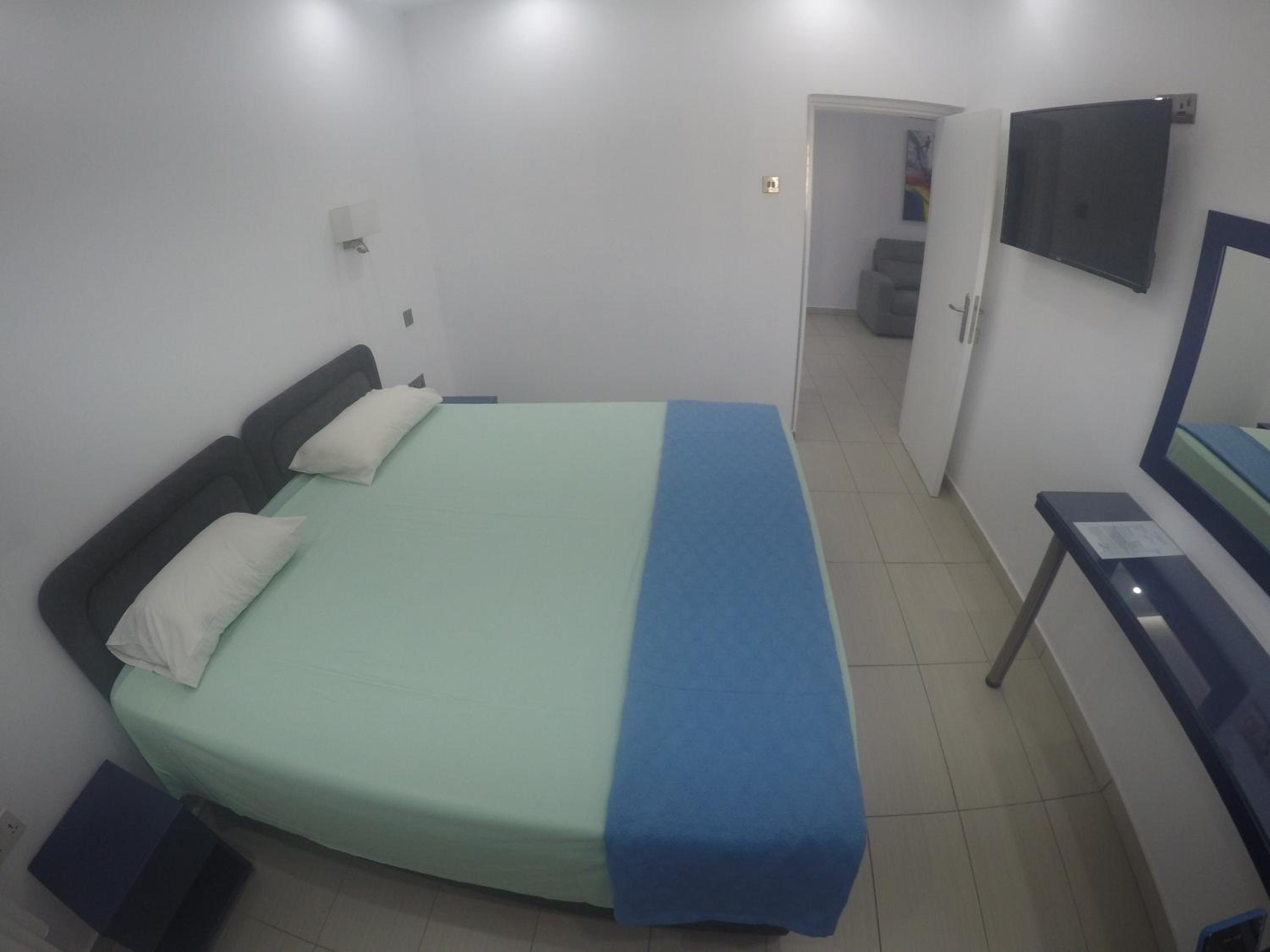 Executive Room - Photo 3